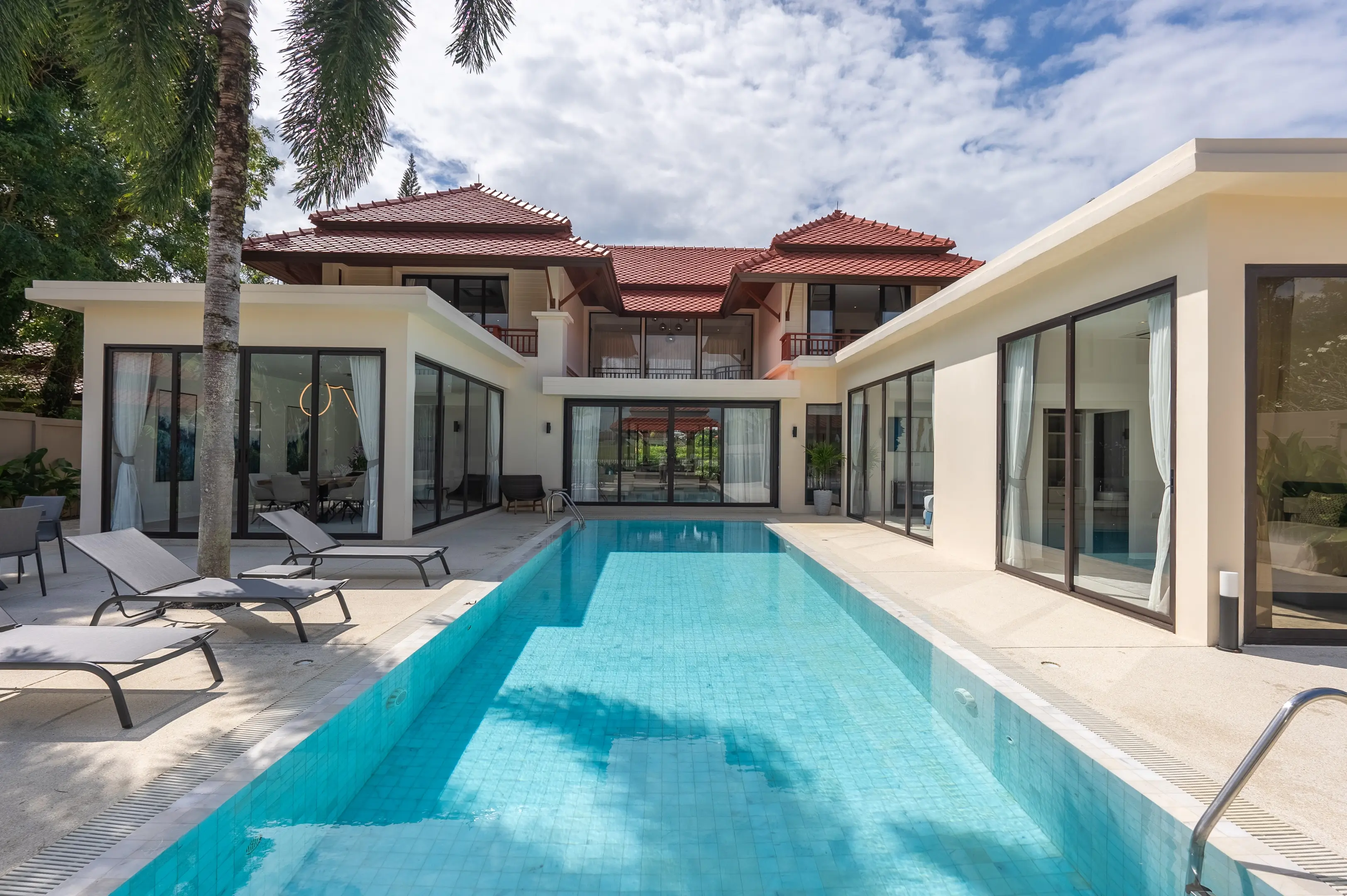 LAGUNA HOMES 19
