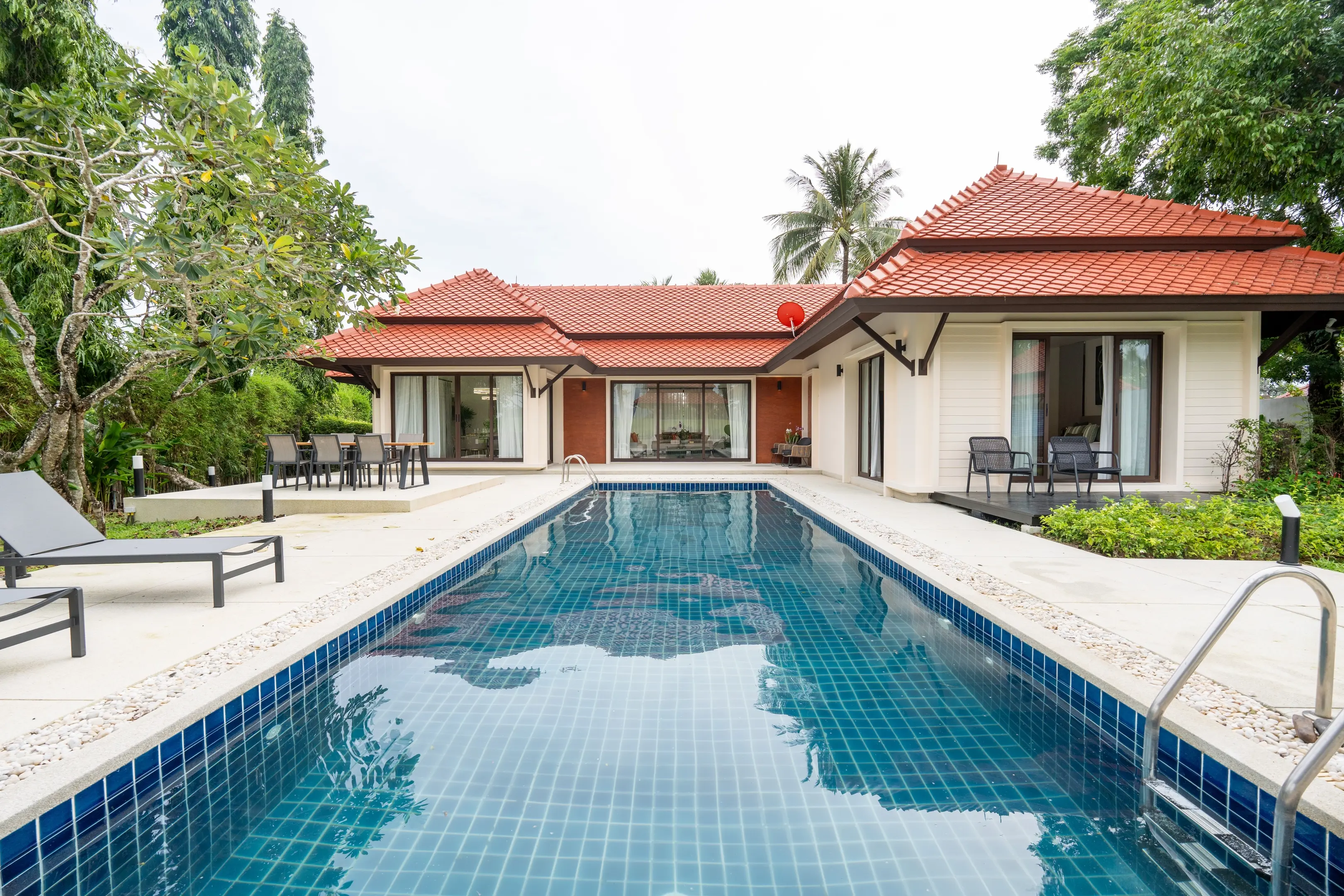 LAGUNA HOMES 20