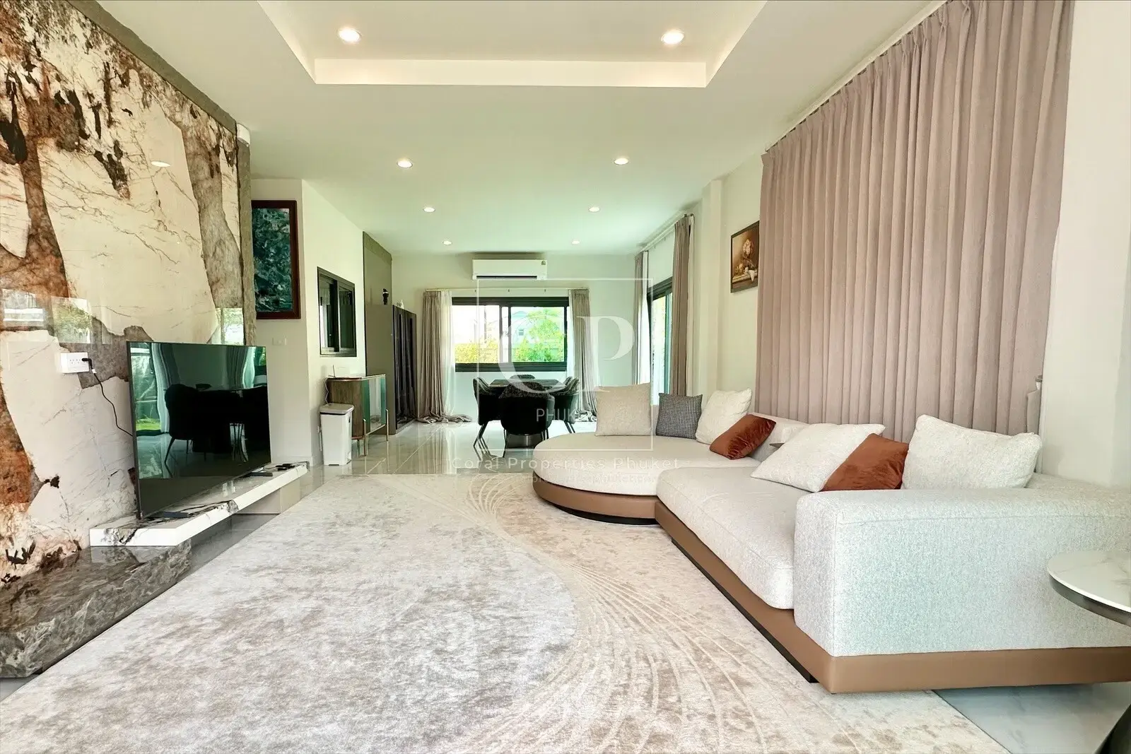 บ้าน 4 ห้องนอนที่เพิ่งสร้างเสร็จใหม่ในเกาะแก้ว ภูเก็ต ประเทศไทย