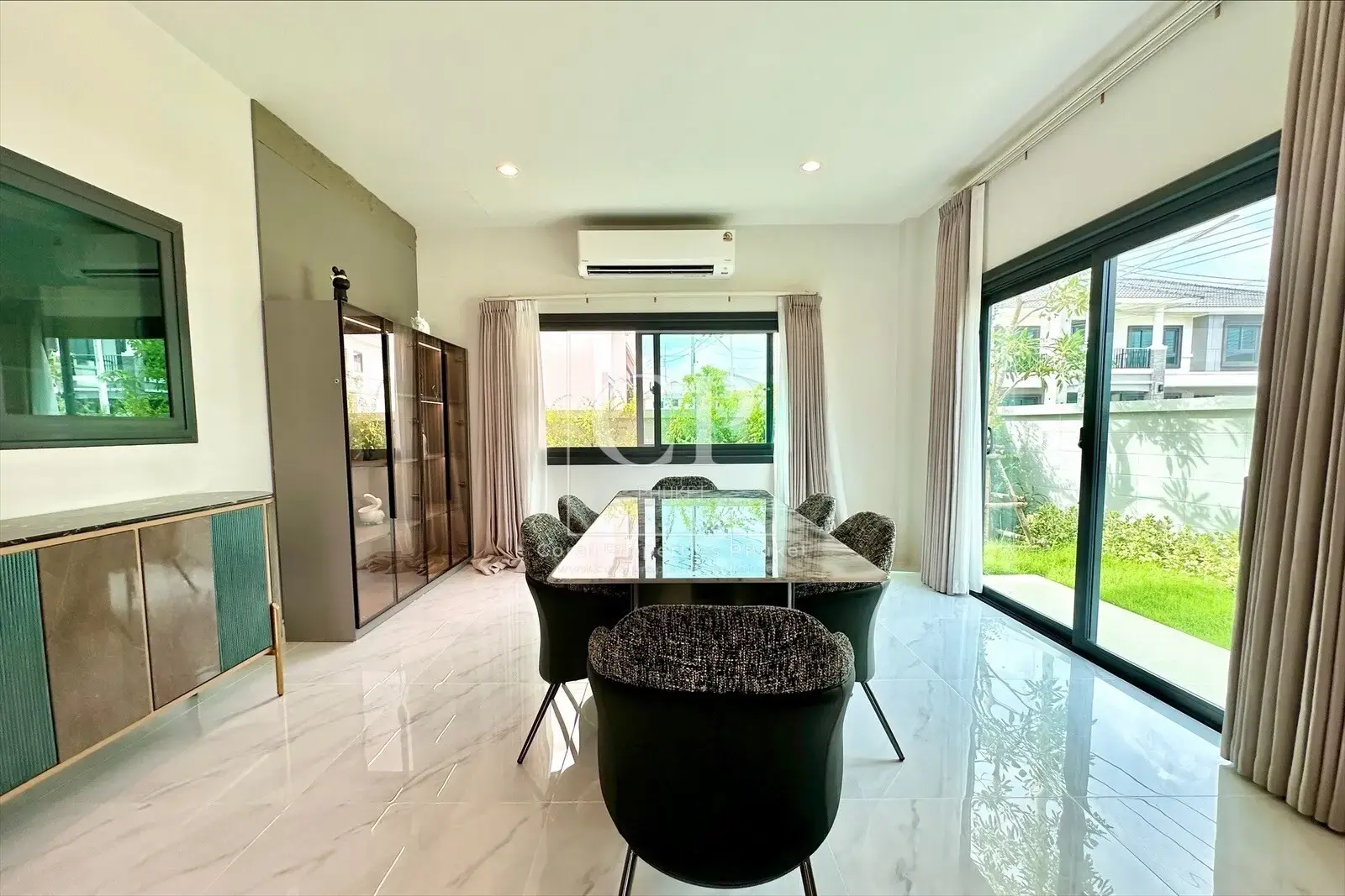 บ้าน 4 ห้องนอนที่เพิ่งสร้างเสร็จใหม่ในเกาะแก้ว ภูเก็ต ประเทศไทย