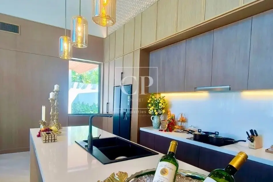 วิลล่าพูล 4 ห้องนอนสุดอลังการในบางเทา ภูเก็ต ประเทศไทย