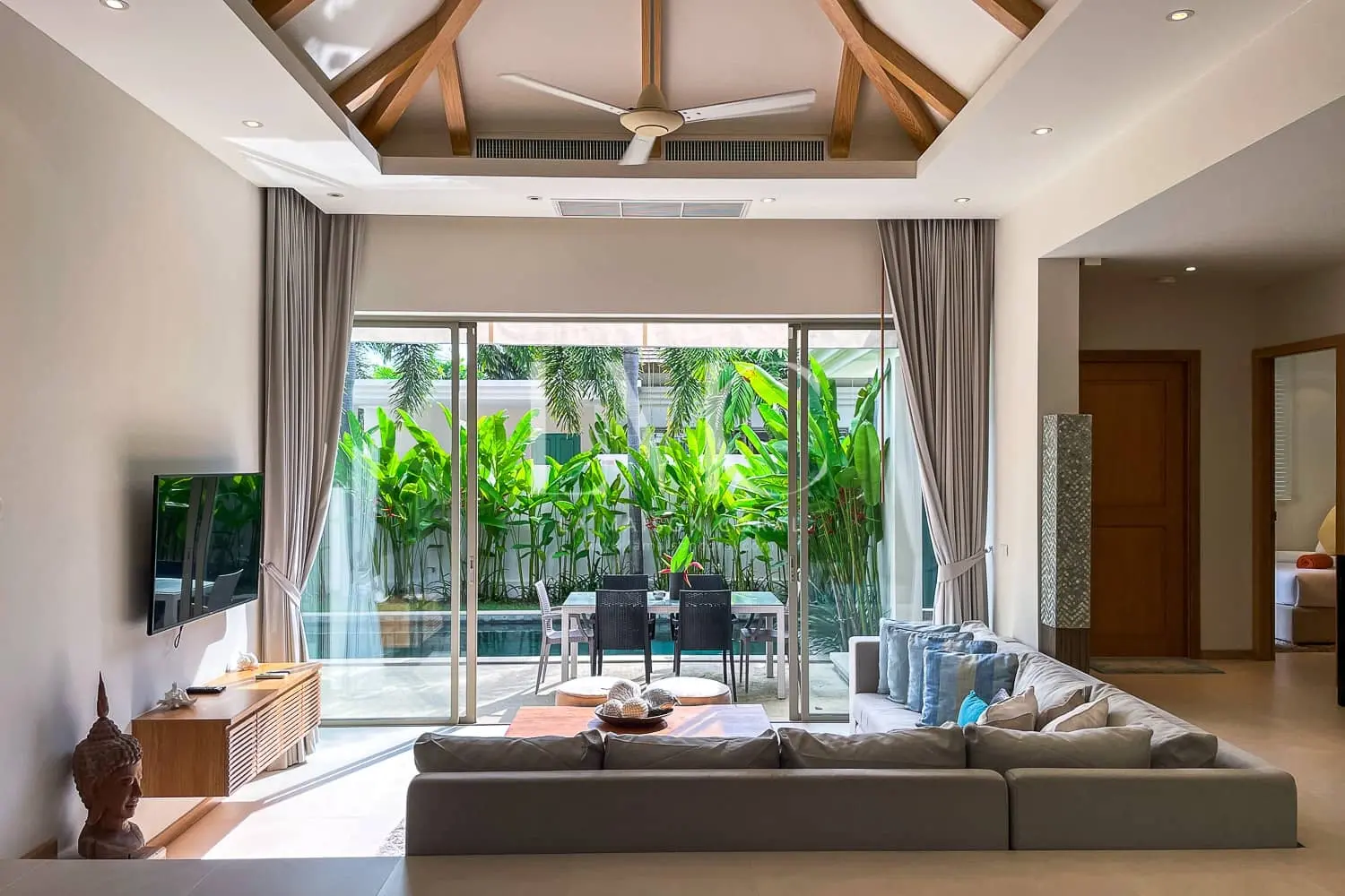 Cozy 3-Bedroom Pool villa in Cherngtalay, Phuket, Thailand