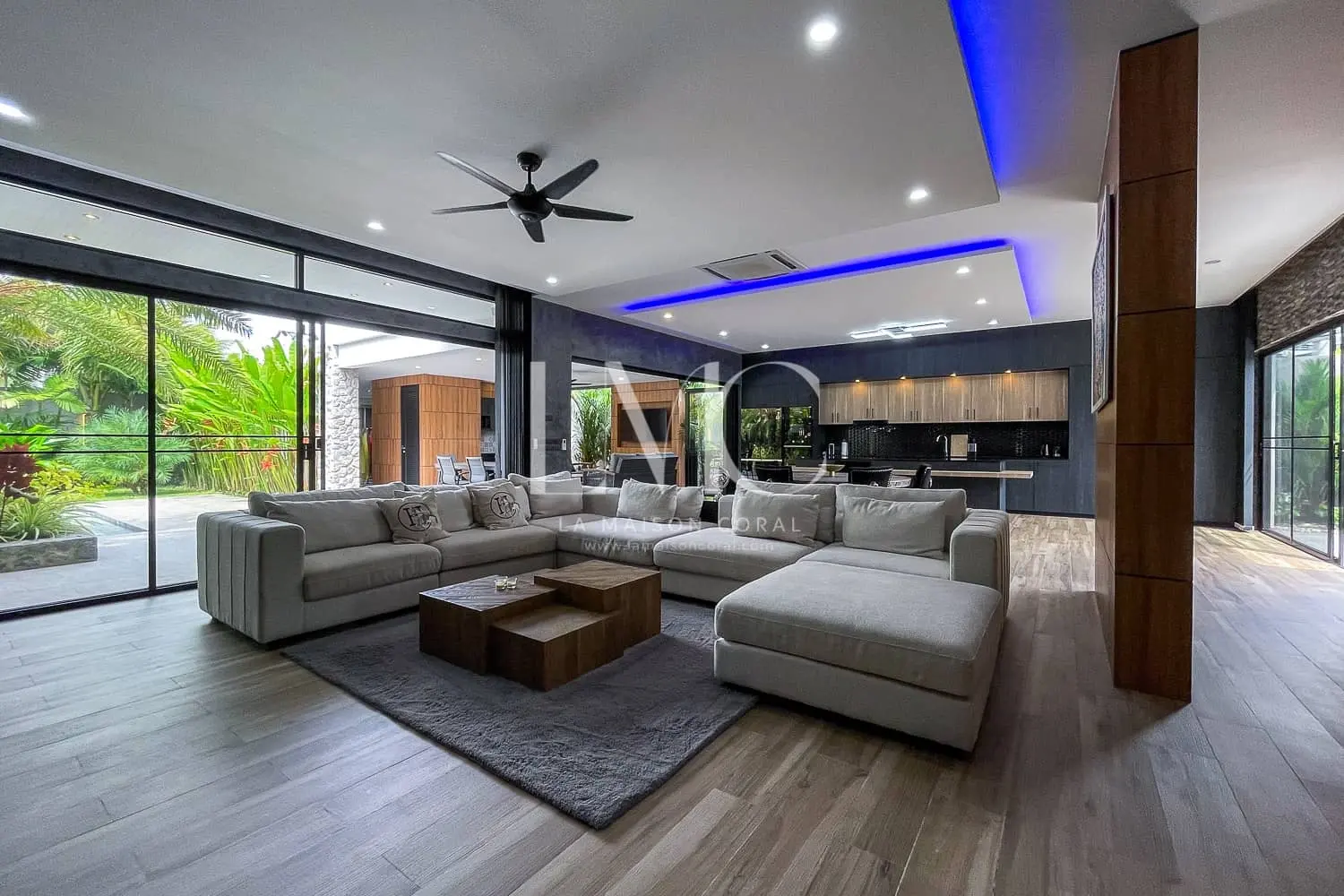 Splendid Stylish 3-Bedroom Pool Villa Located in Rawai, Phuket