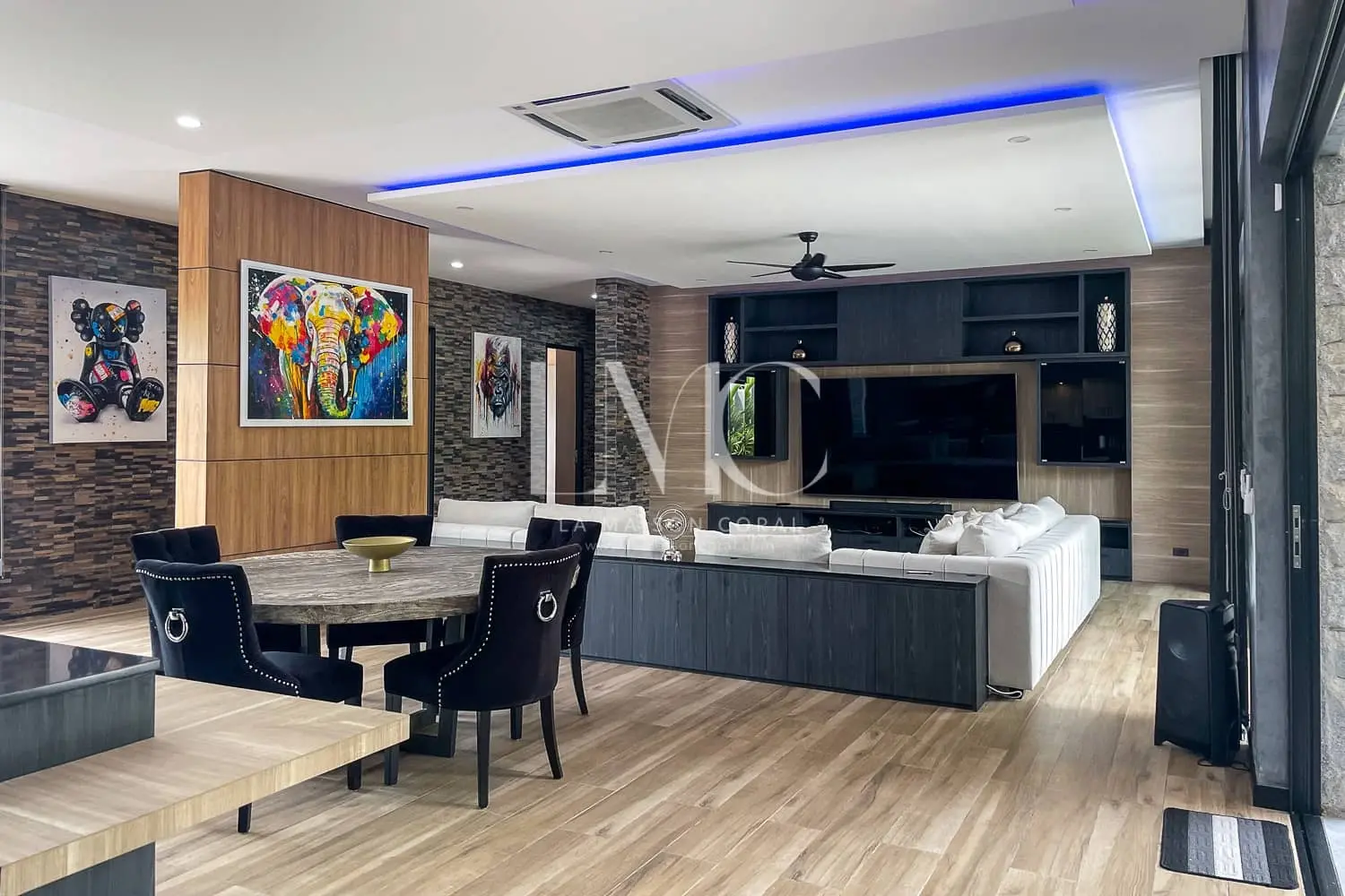 Splendid Stylish 3-Bedroom Pool Villa Located in Rawai, Phuket