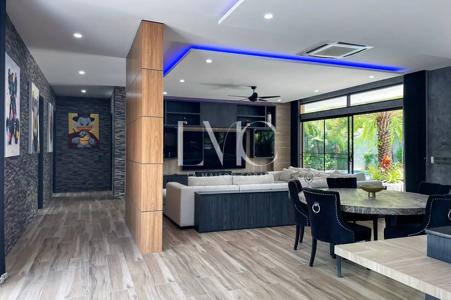 Splendid Stylish 3-Bedroom Pool Villa Located in Rawai, Phuket