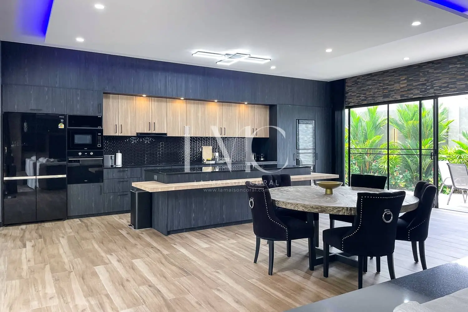 Splendid Stylish 3-Bedroom Pool Villa Located in Rawai, Phuket