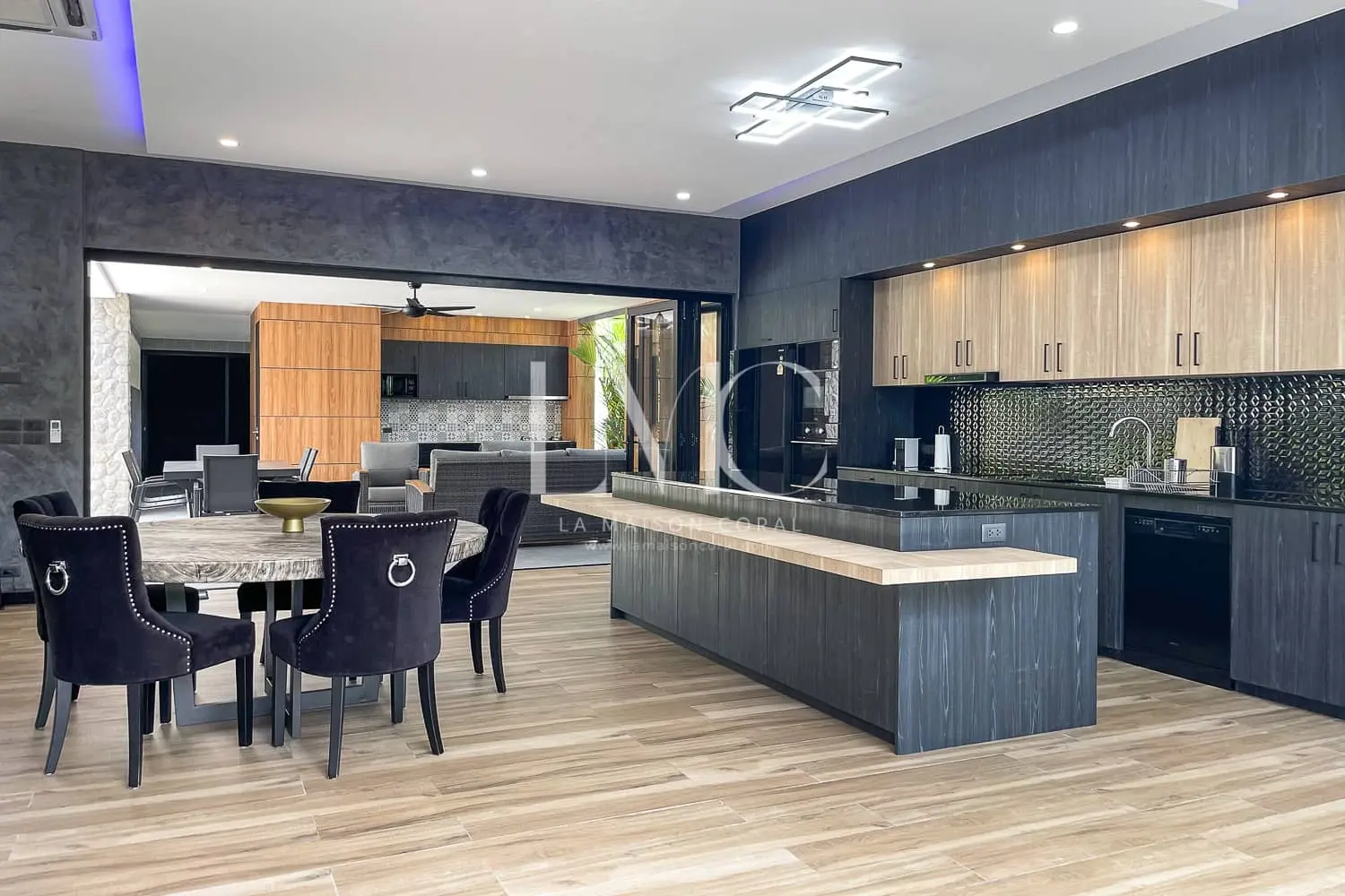 Splendid Stylish 3-Bedroom Pool Villa Located in Rawai, Phuket