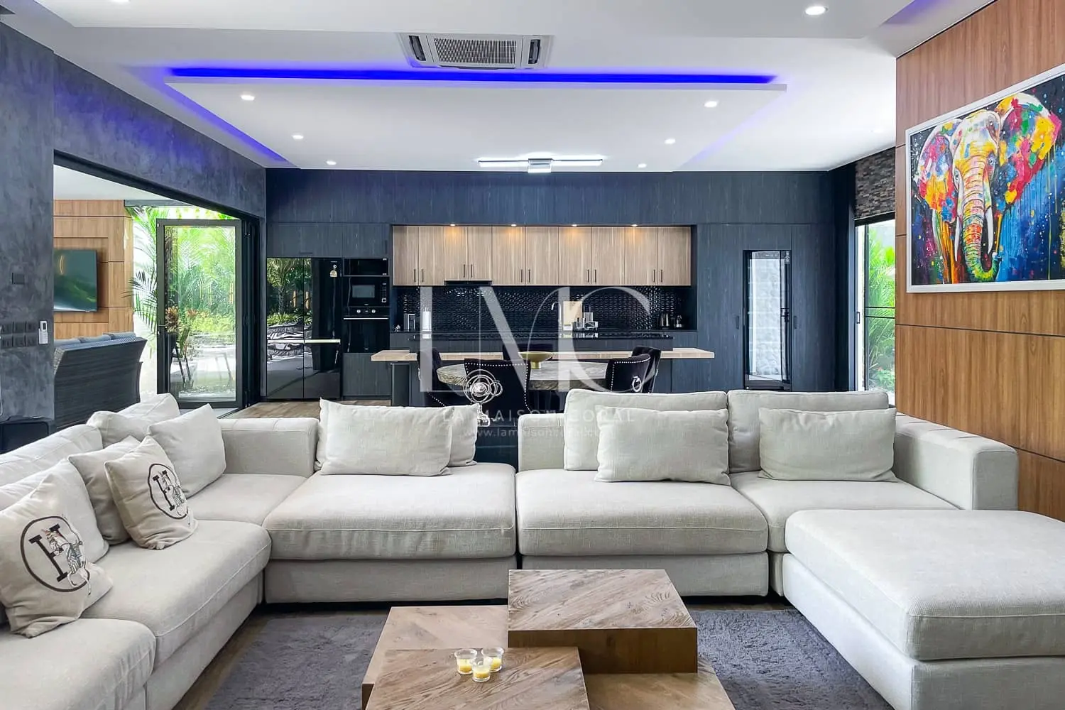 Splendid Stylish 3-Bedroom Pool Villa Located in Rawai, Phuket