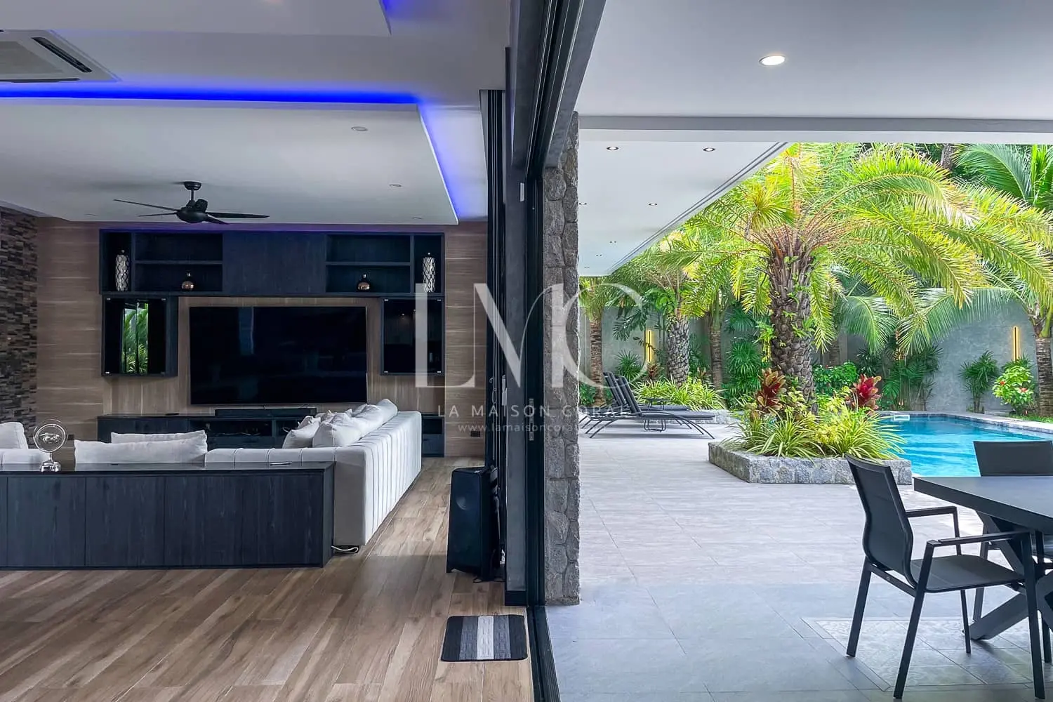 Splendid Stylish 3-Bedroom Pool Villa Located in Rawai, Phuket