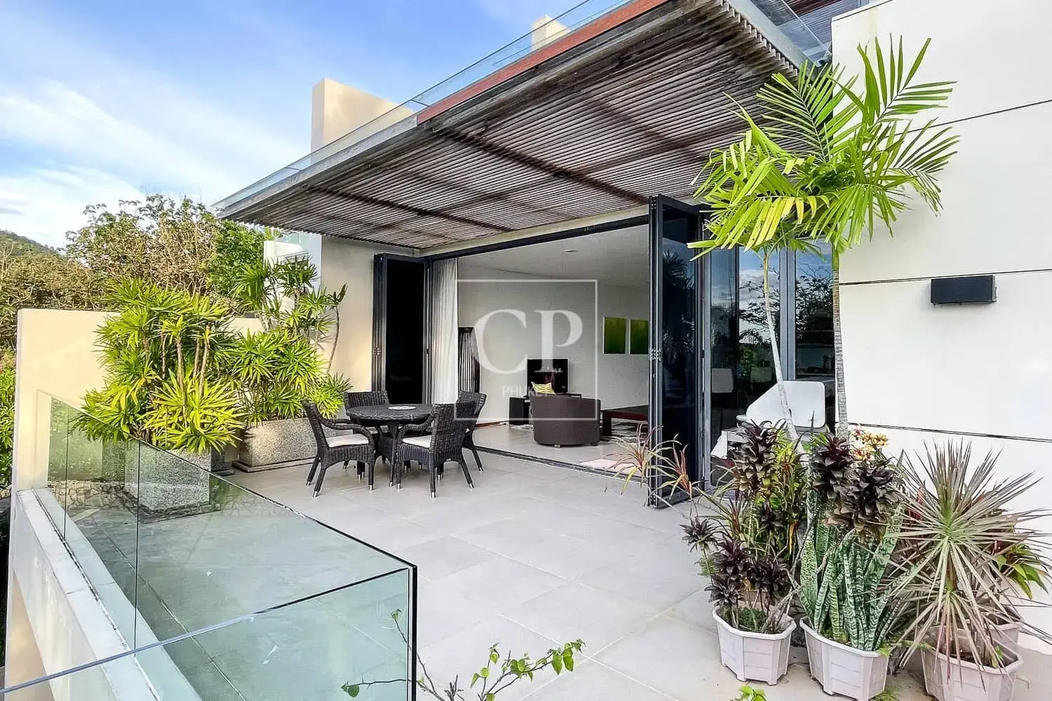 คอนโดวิวทะเล 2 ห้องนอนที่โดดเด่น, กะตะ, ภูเก็ต, ประเทศไทย