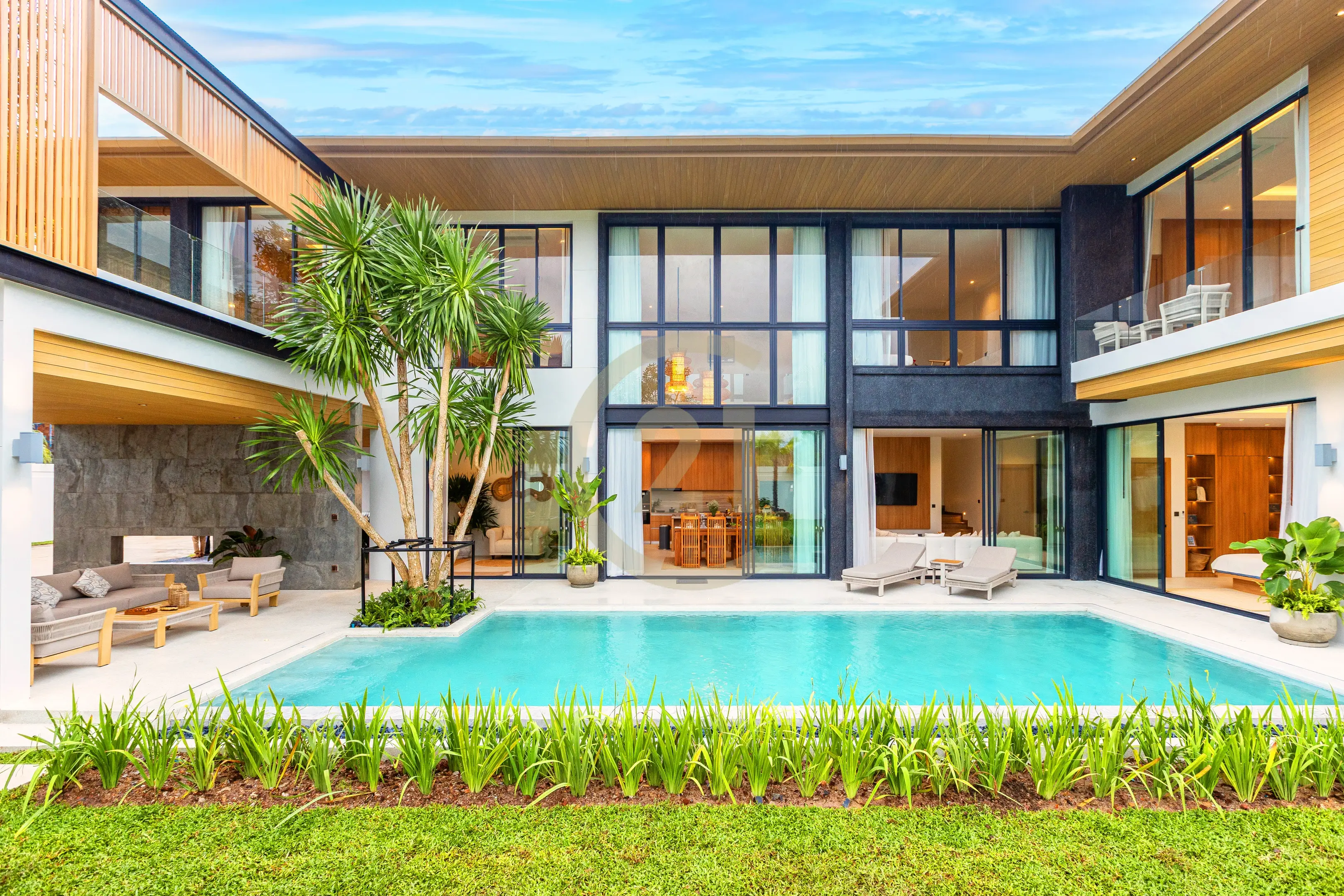 Mouana Grande Chalong Bay