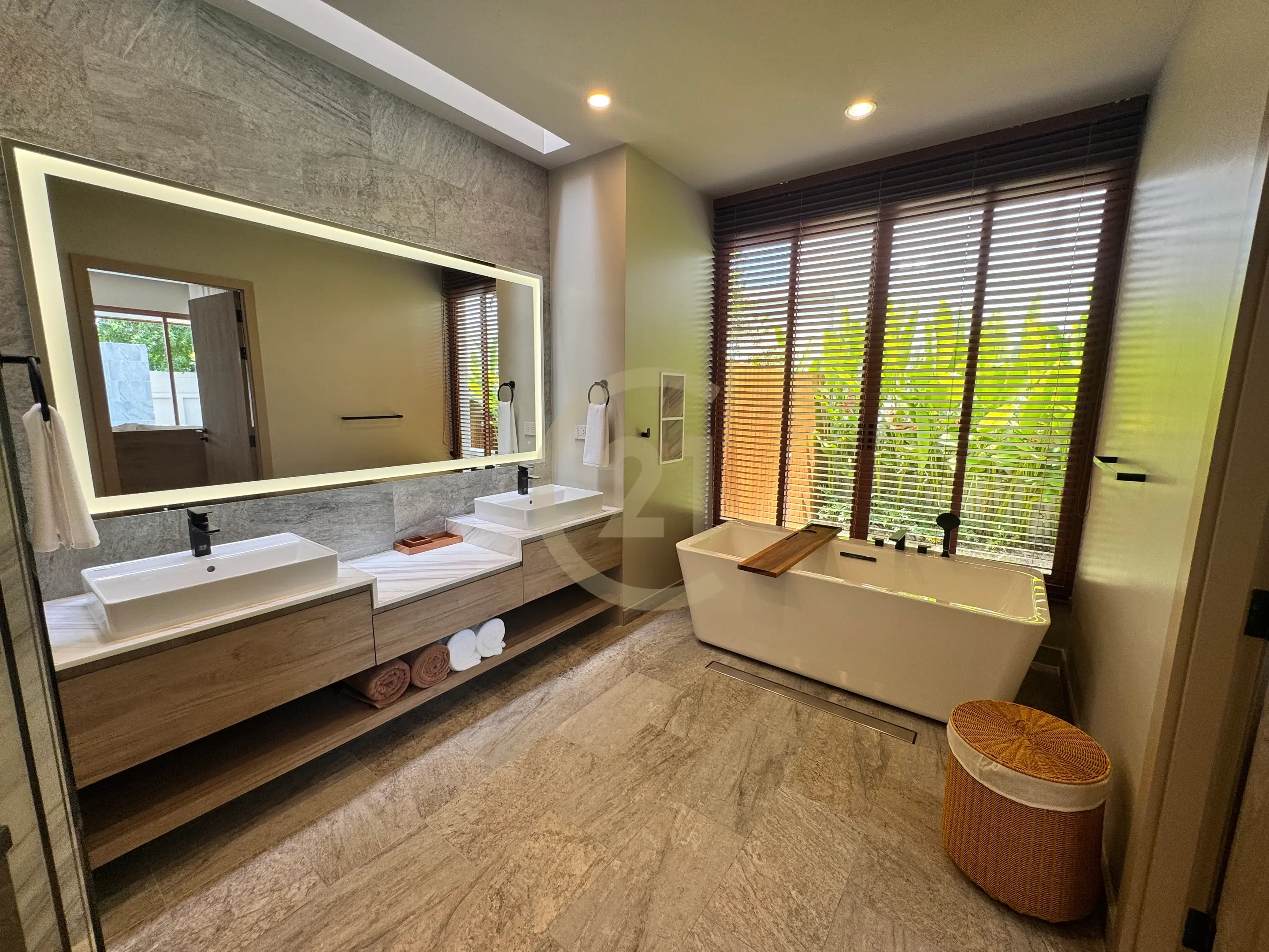 Luxury 3 Bedroom en-suite Pool Villa for rent in Rawai