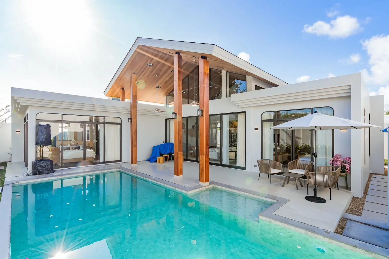 Modern Tropical Escape with Private Pool in Phuket