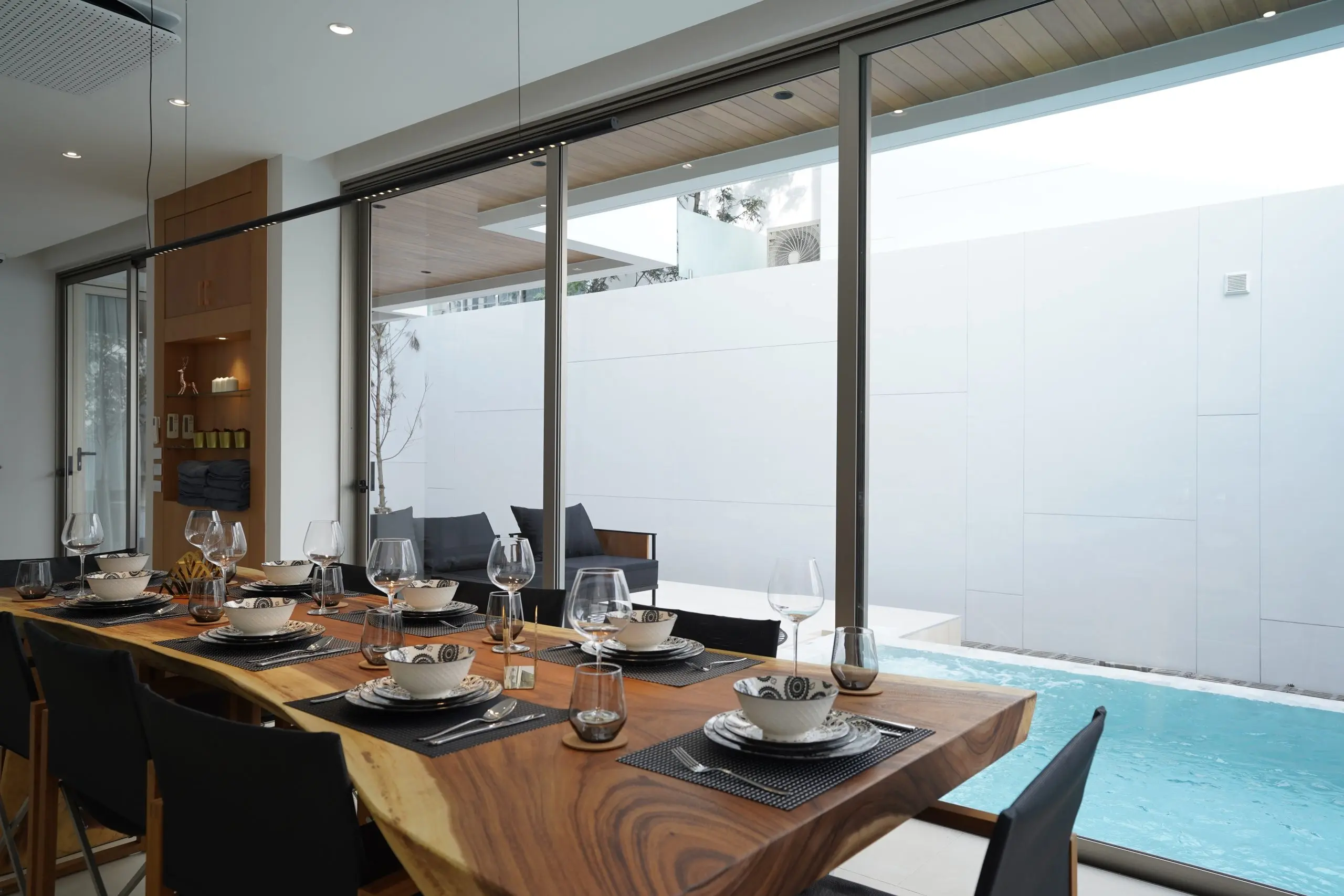 3-5 Bedrooms Elevating Phuket Property Development to New Heights