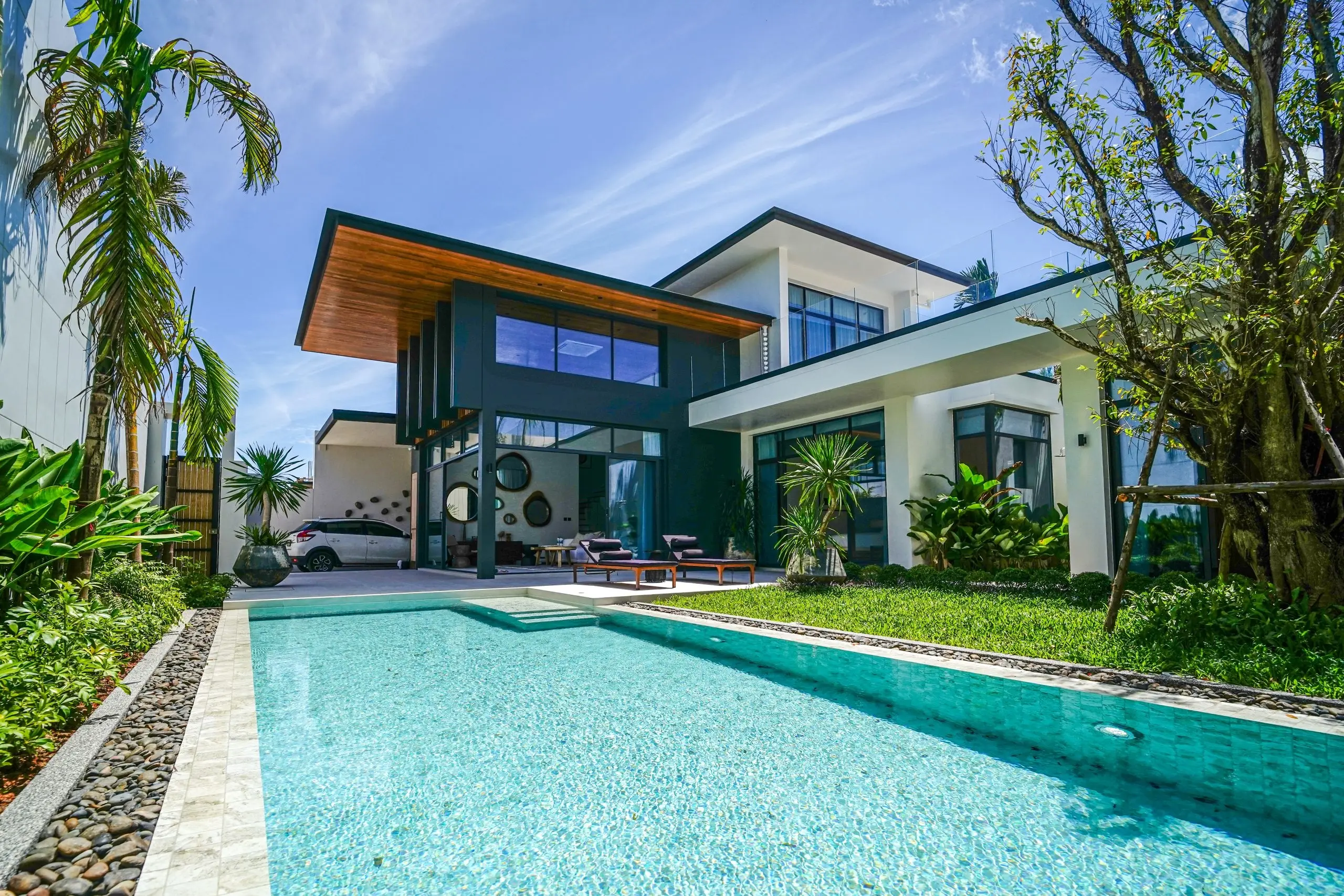 Luxurious Resort-Style Villas in the Heart of Chalong