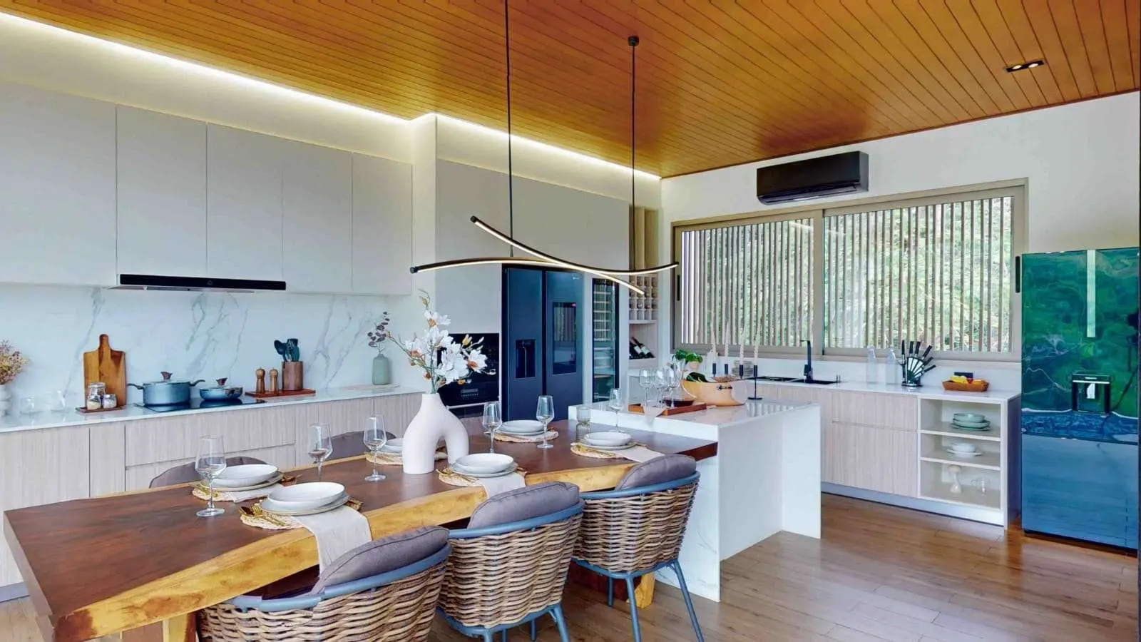 3-4 Bedrooms Luxury Villa 360-Degree Mountain Views in Cherng Talay