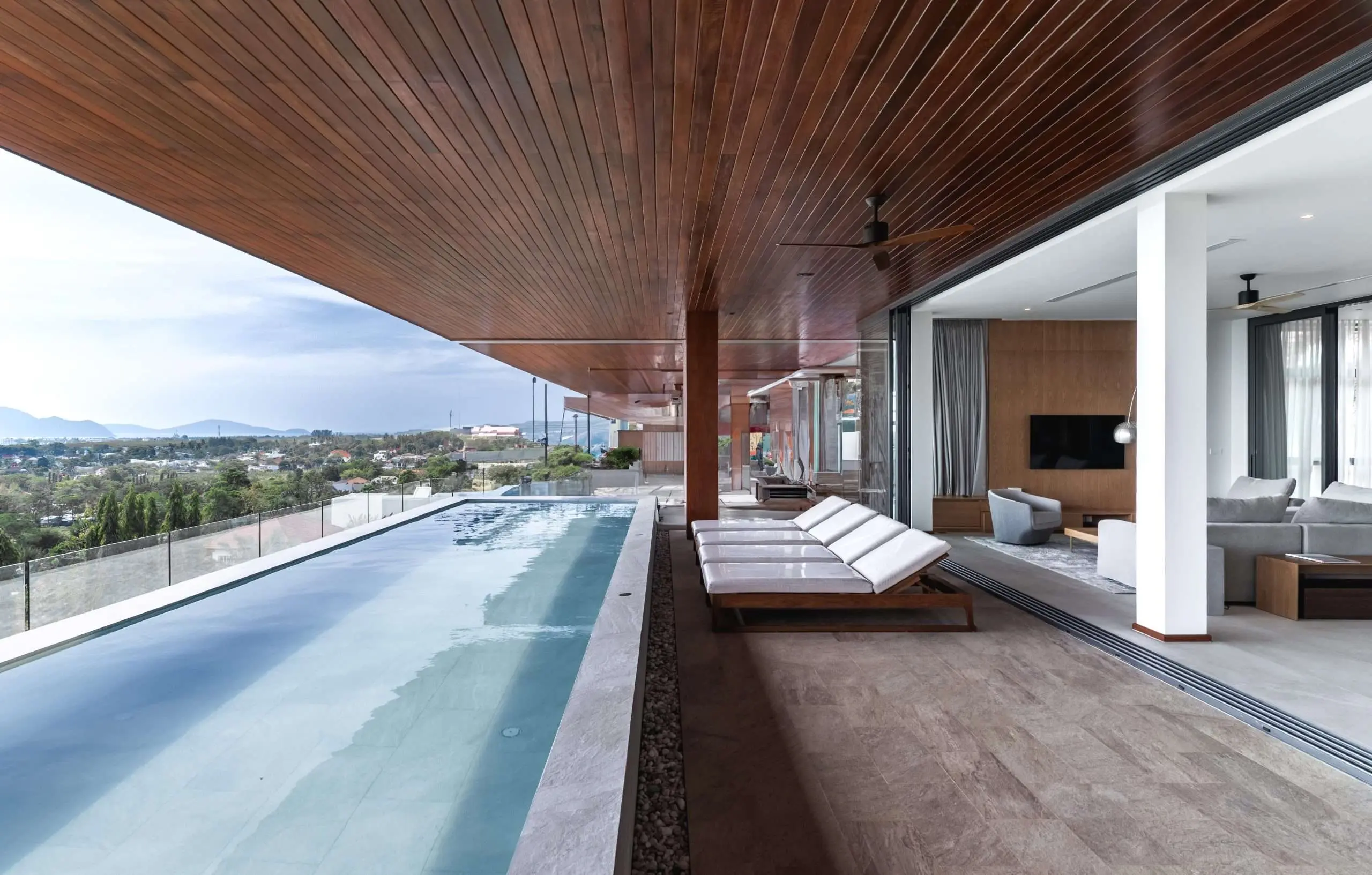 A Harmonious Blend of Luxury and Nature