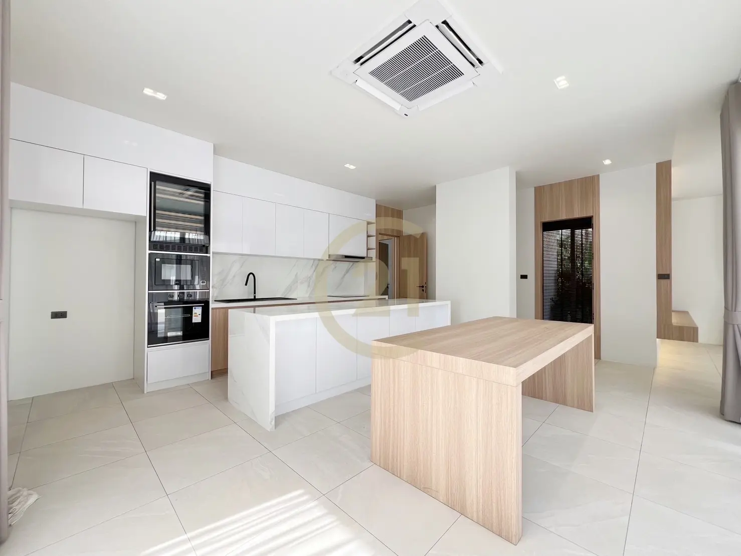 4 Bedrooms Serene Golf Course Retreat in Kathu, Phuket