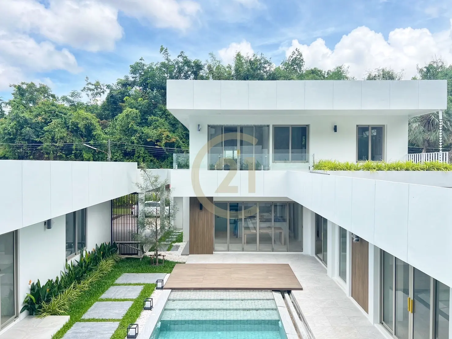4 Bedrooms Serene Golf Course Retreat in Kathu, Phuket