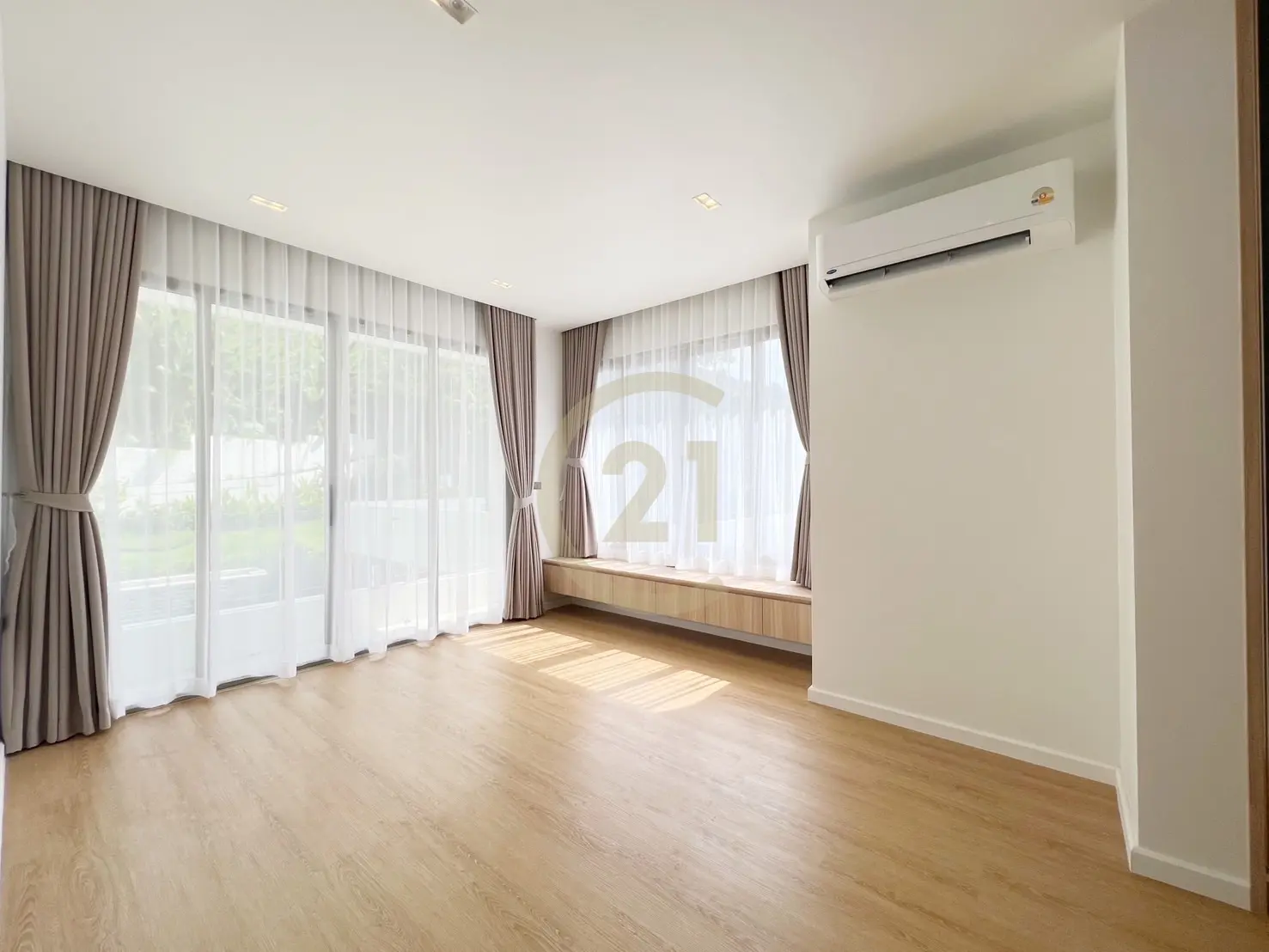 4 Bedrooms Serene Golf Course Retreat in Kathu, Phuket