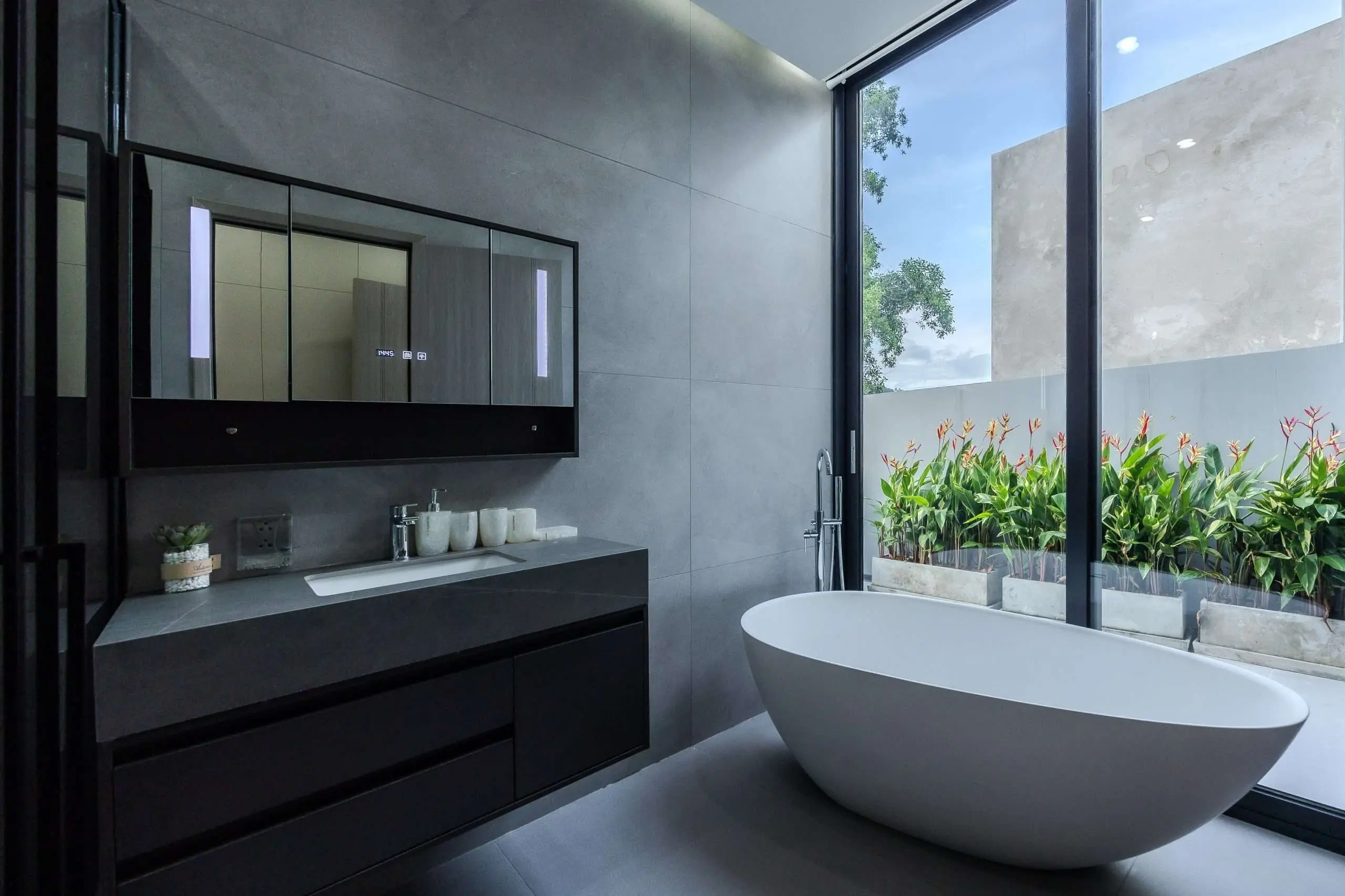 4 Bedrooms a Harmonious Blend of Luxury and Nature