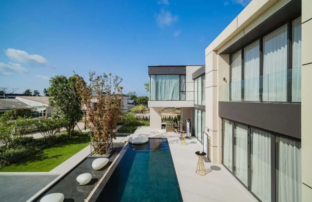 4-5 Bedrooms Luxury, Comfort &amp; Seamless Harmony with Nature