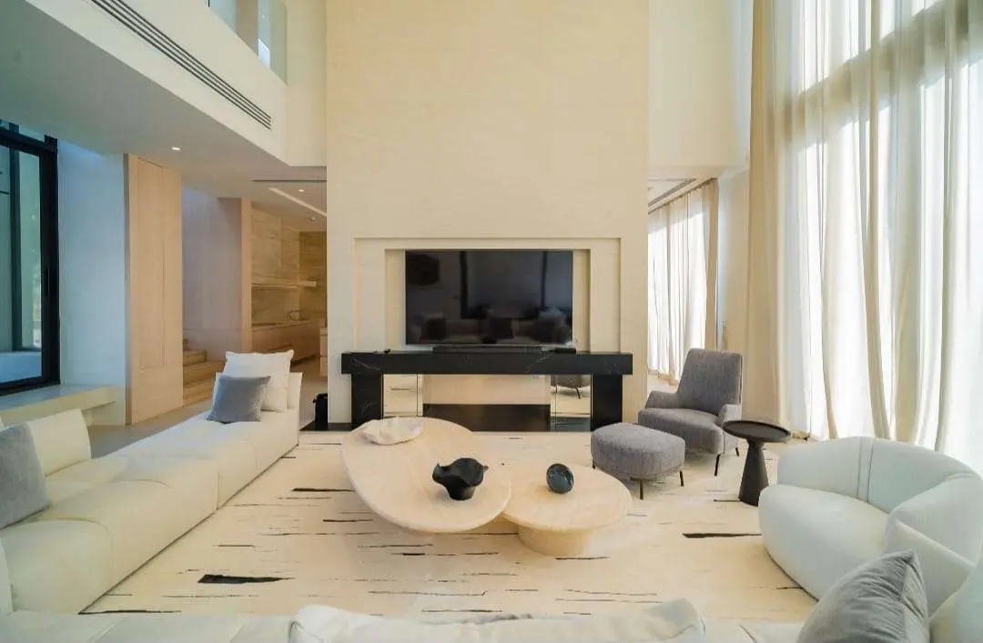 4-5 Bedrooms Luxury, Comfort &amp; Seamless Harmony with Nature