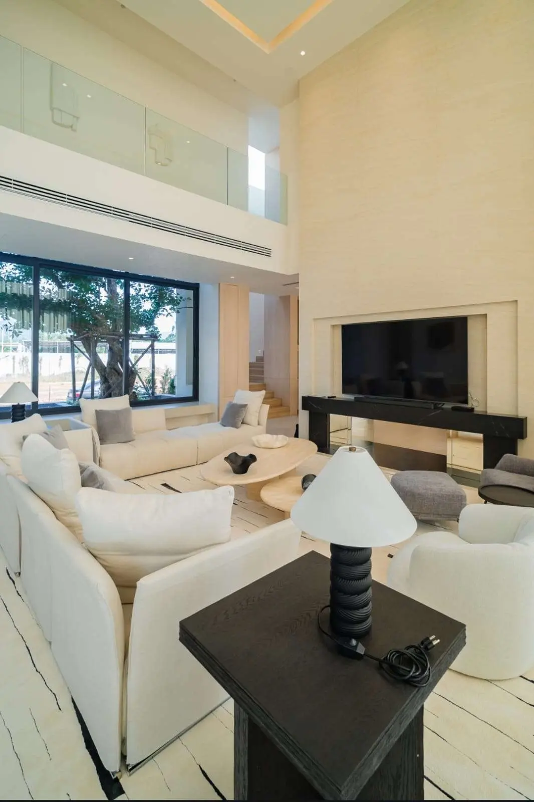 4-5 Bedrooms Luxury, Comfort &amp; Seamless Harmony with Nature