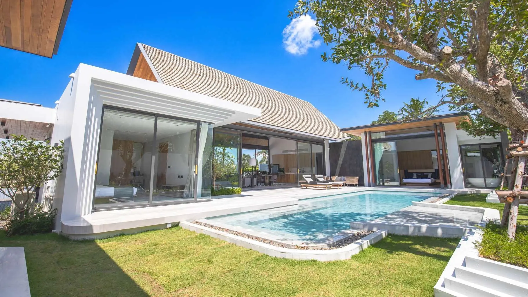 4-5 Bedrooms a Perfect Fusion of Traditional Thai Architecture and Modern Luxury