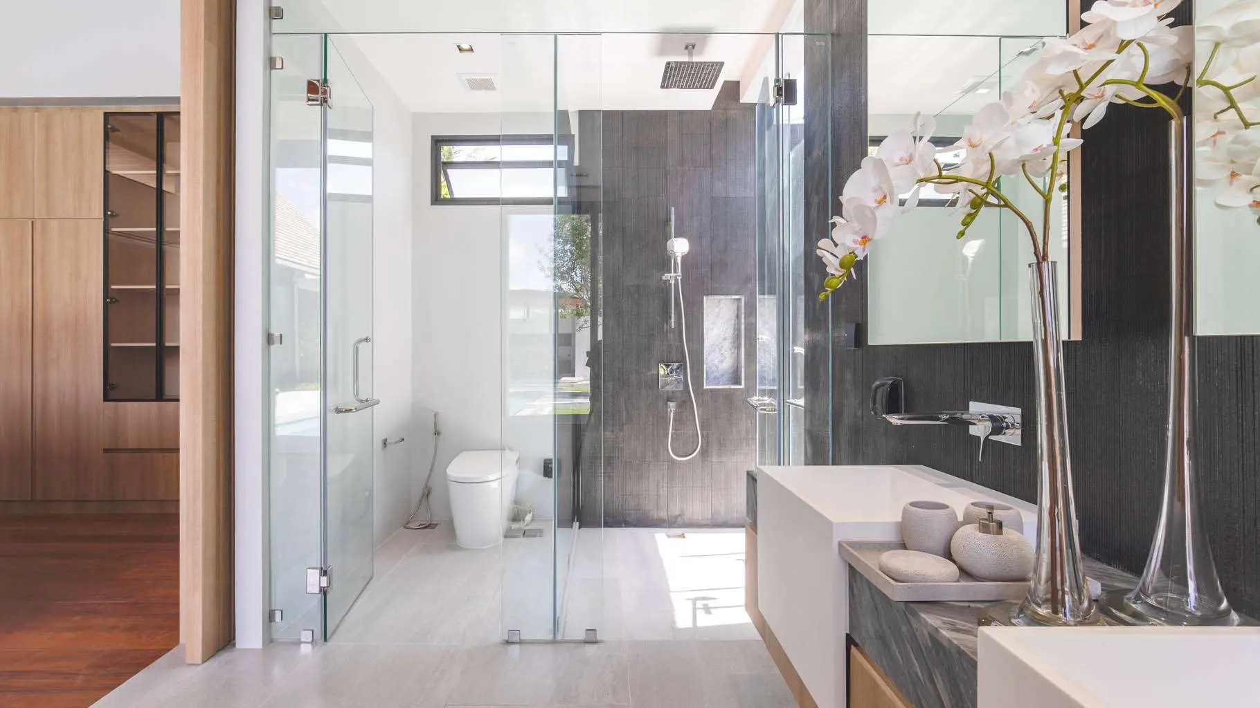 4-5 Bedrooms a Perfect Fusion of Traditional Thai Architecture and Modern Luxury