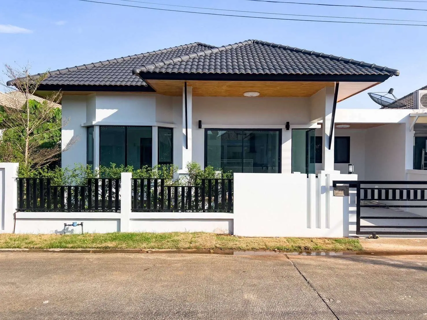 Modern 3-Bedroom Villa in Si Sunthon – Prime Location &amp; Spacious Living