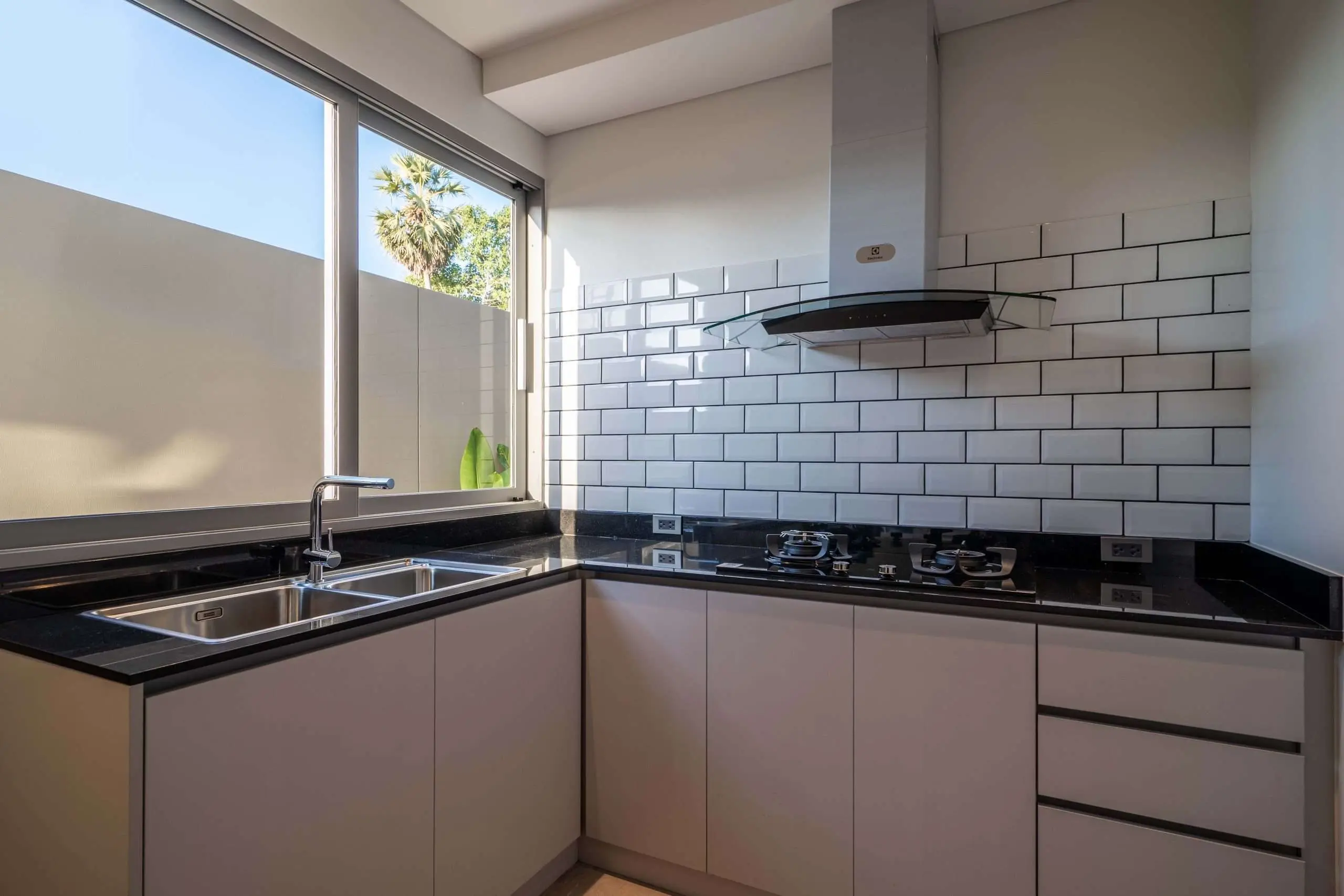 Exclusive Tropical Villas Near Bangtao &amp; Layan – Modern Elegance in a Prime Location