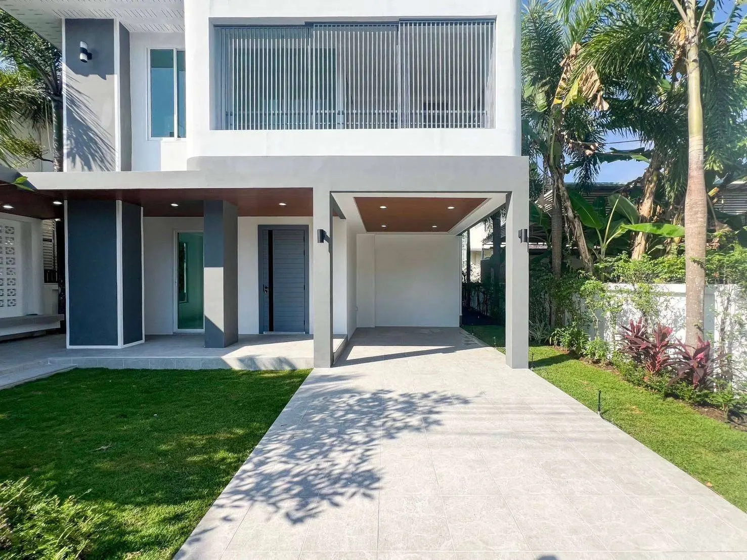 Modern Living in a Peaceful Phuket