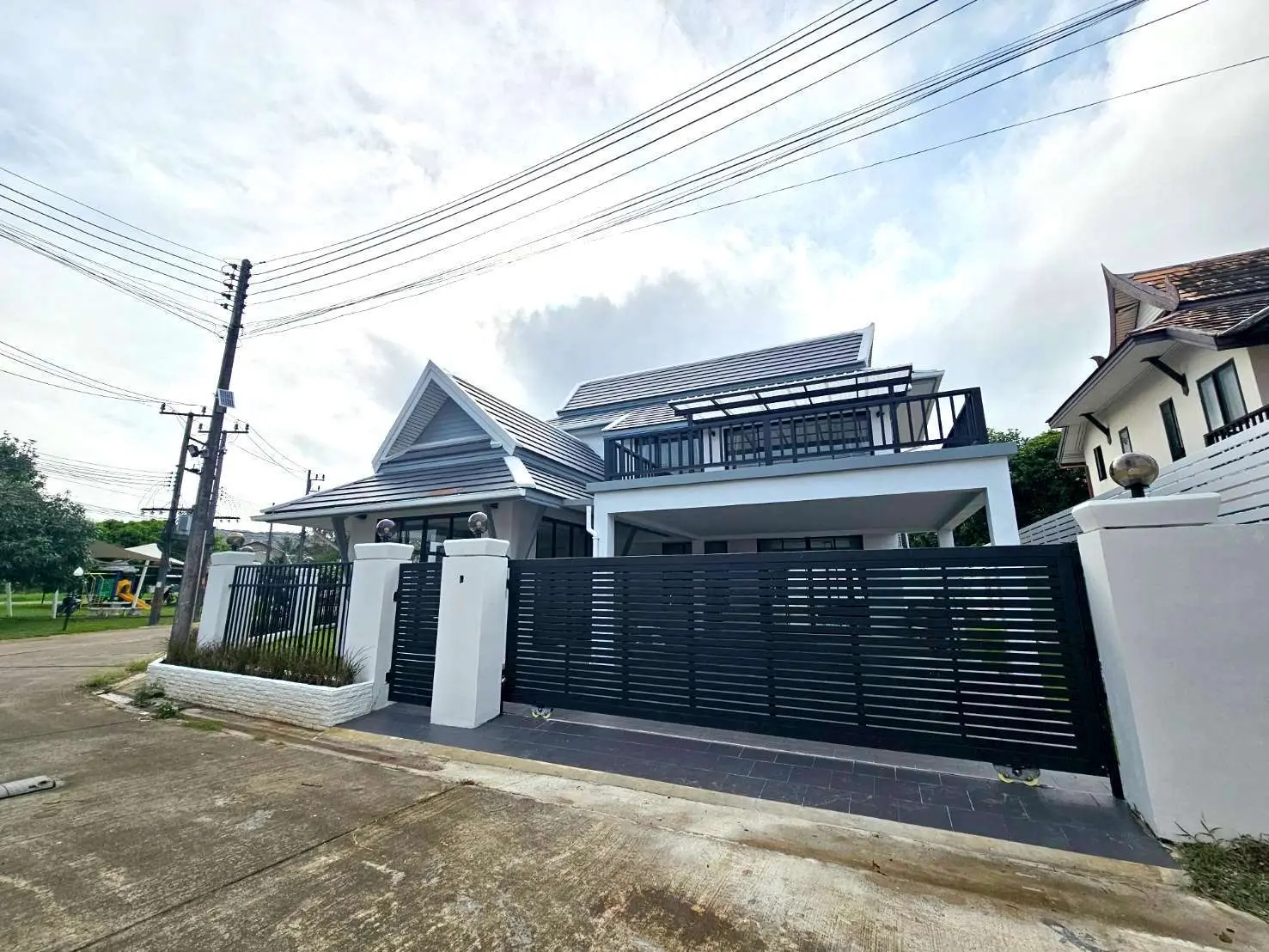 4 Bedrooms Tranquil Living in Chalong, Phuket