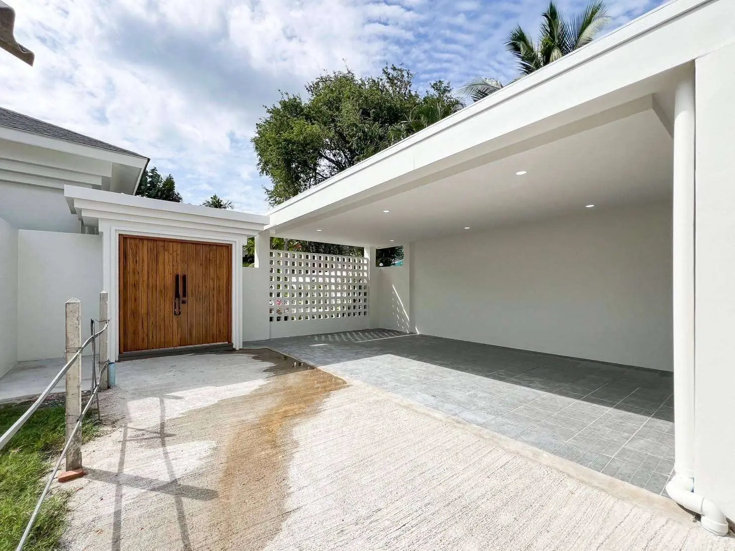 Luxurious 3-Bedroom Pool Villa in Rawai – Modern Comfort &amp; Tropical Serenity