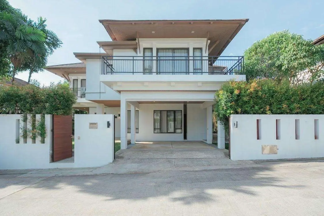 Elegant 4-Bedroom Luxury Home in Kathu – Private Pool &amp; Prime Location