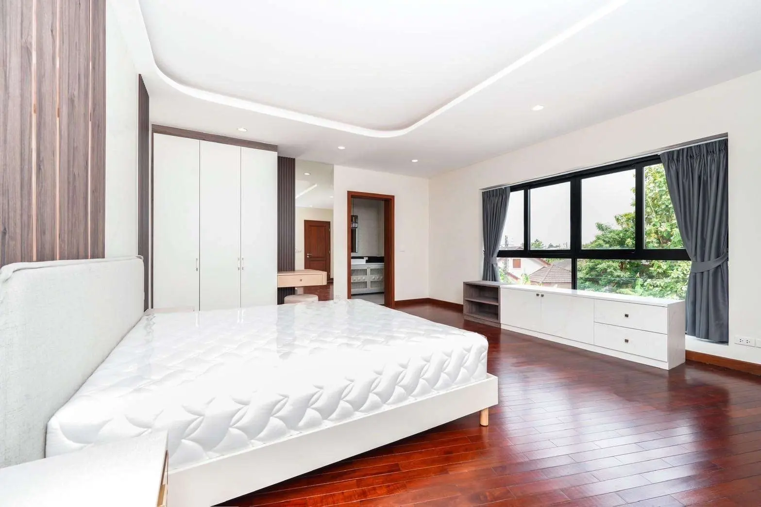 Luxury 5-Bedroom Villa for Sale in Chalong, Phuket