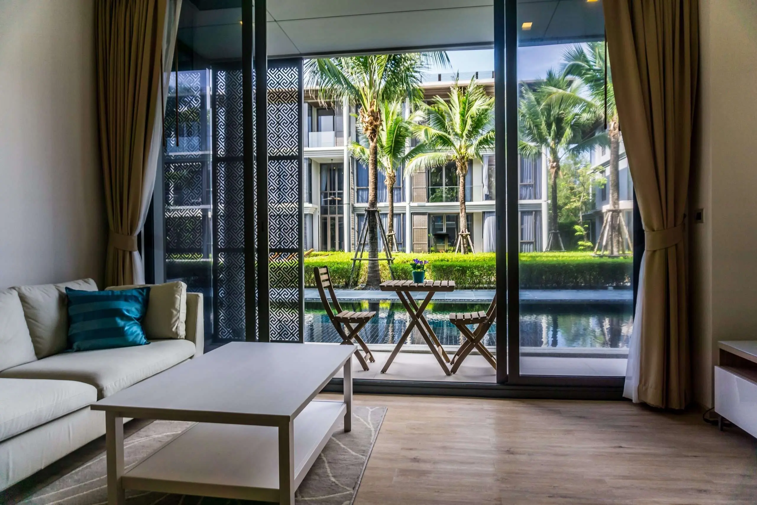Luxury 2 Bedrooms Pool Access Beachfront Condominium