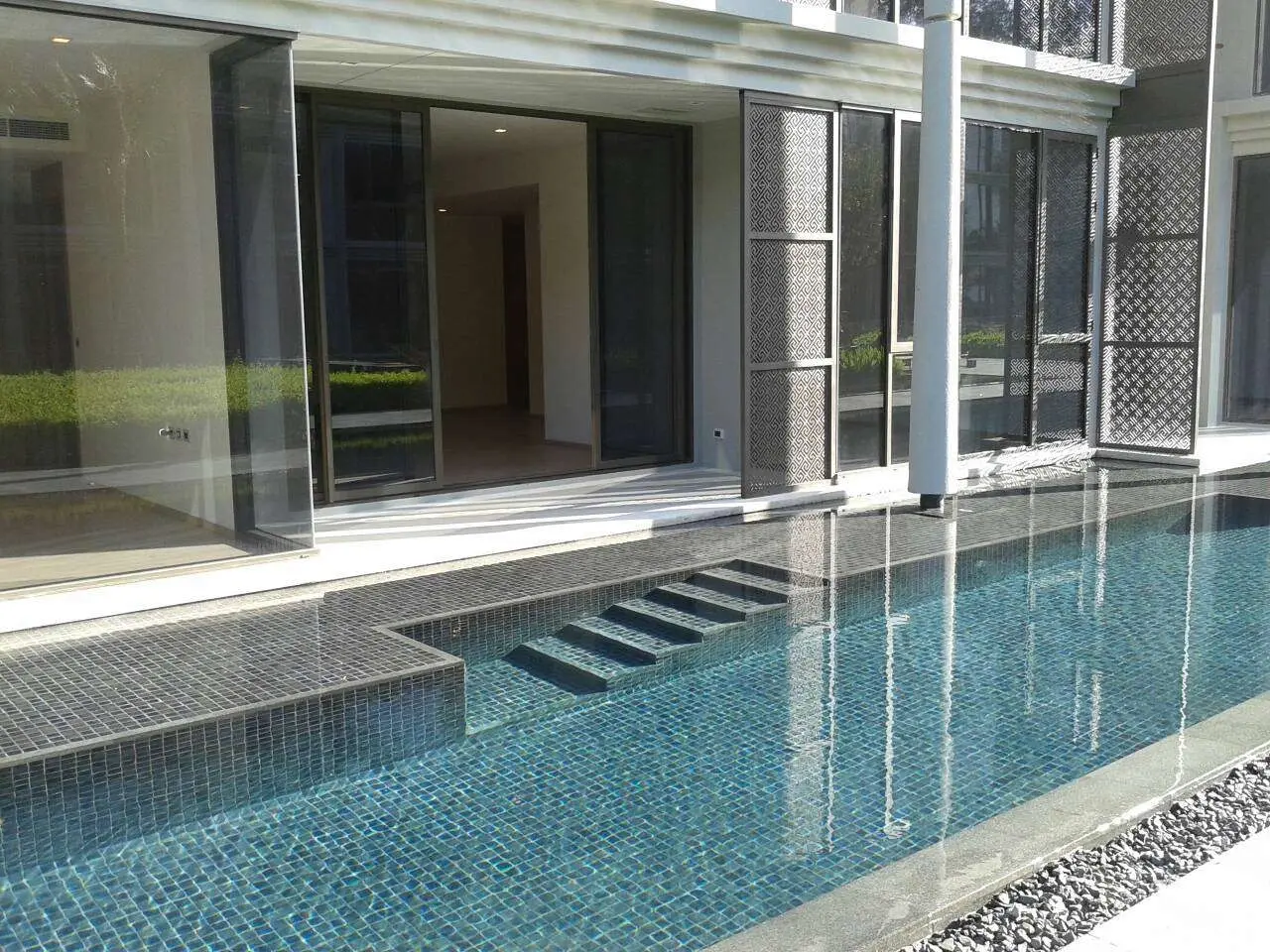 Luxury 2 Bedrooms Pool Access Beachfront Condominium