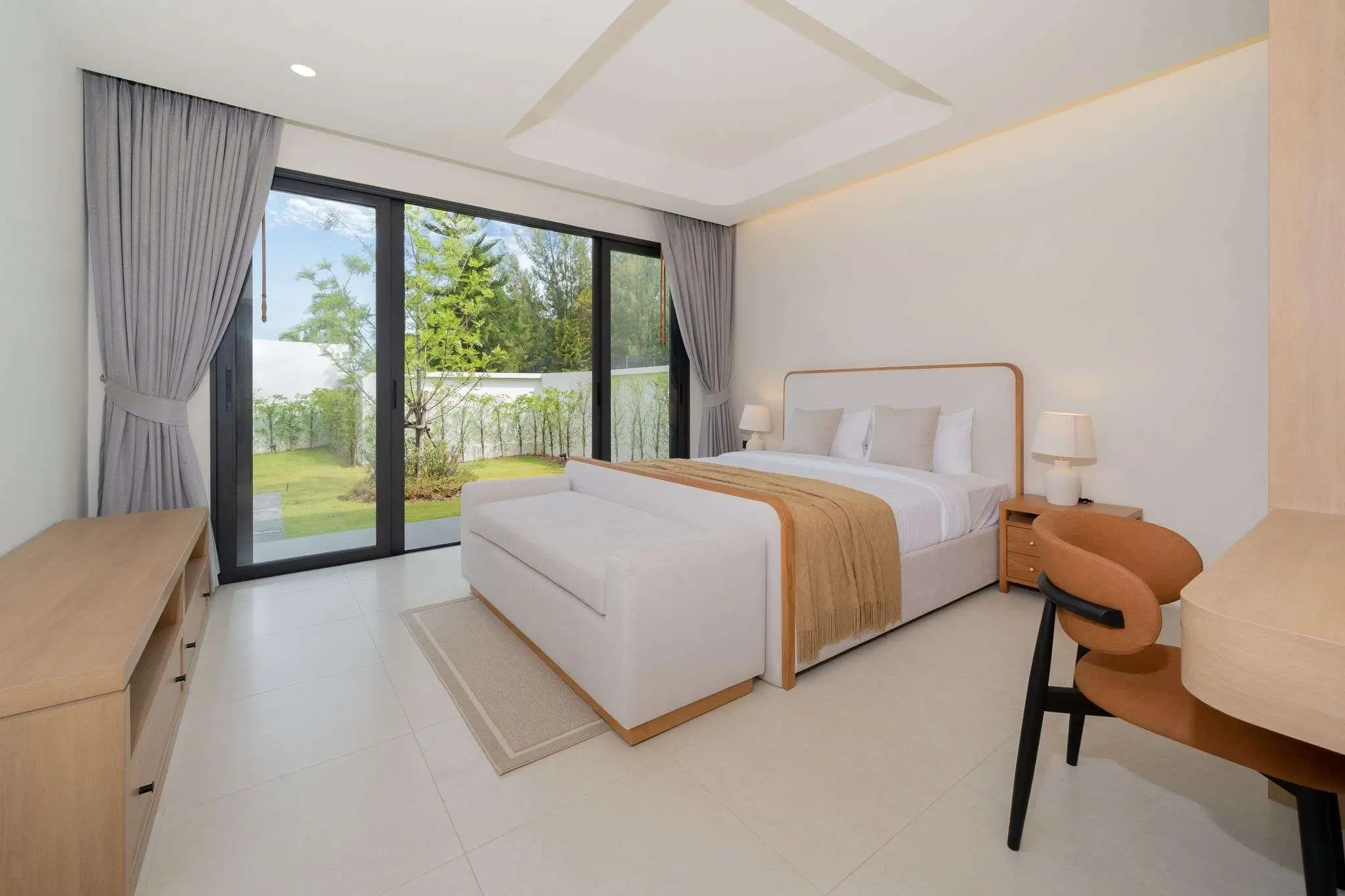 Luxury 4-Bedroom Pool Villas in Bangtao For Rent
