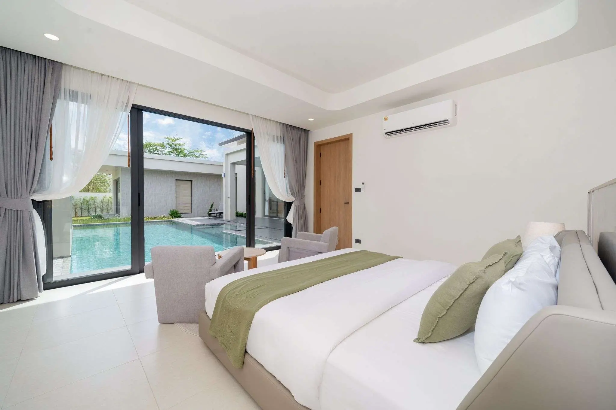 Luxury 4-Bedroom Pool Villas in Bangtao For Rent