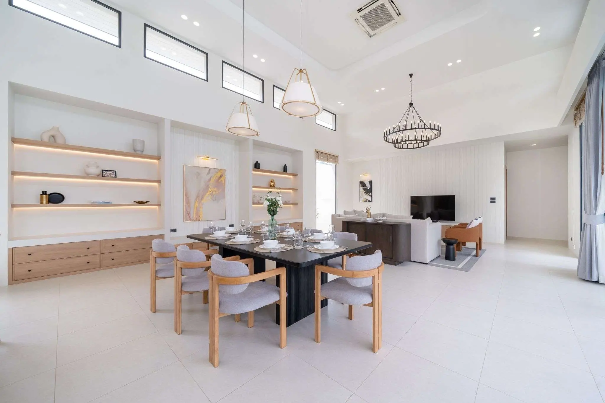 Luxury 4-Bedroom Pool Villas in Bangtao For Rent