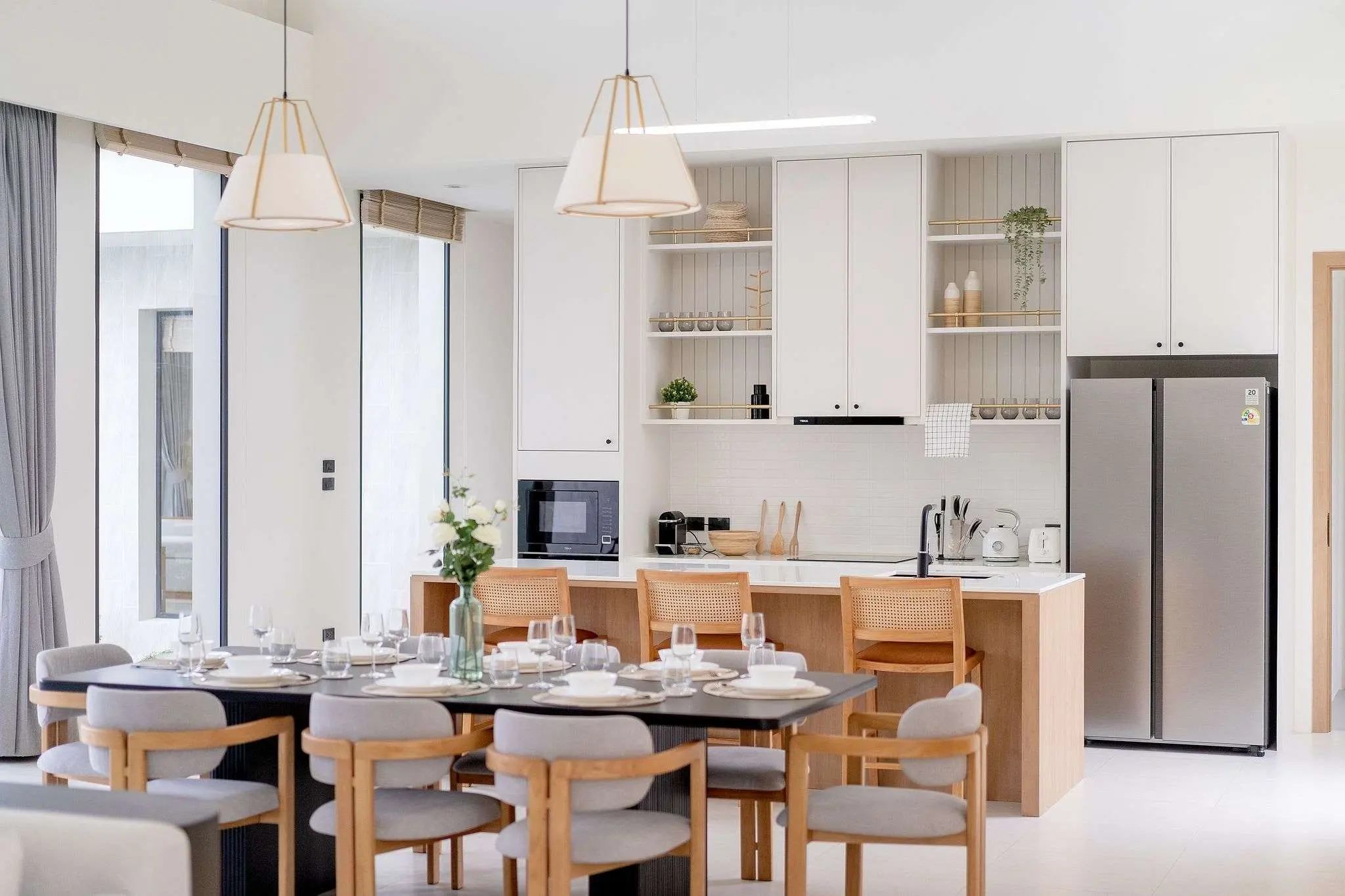 Luxury 4-Bedroom Pool Villas in Bangtao For Rent