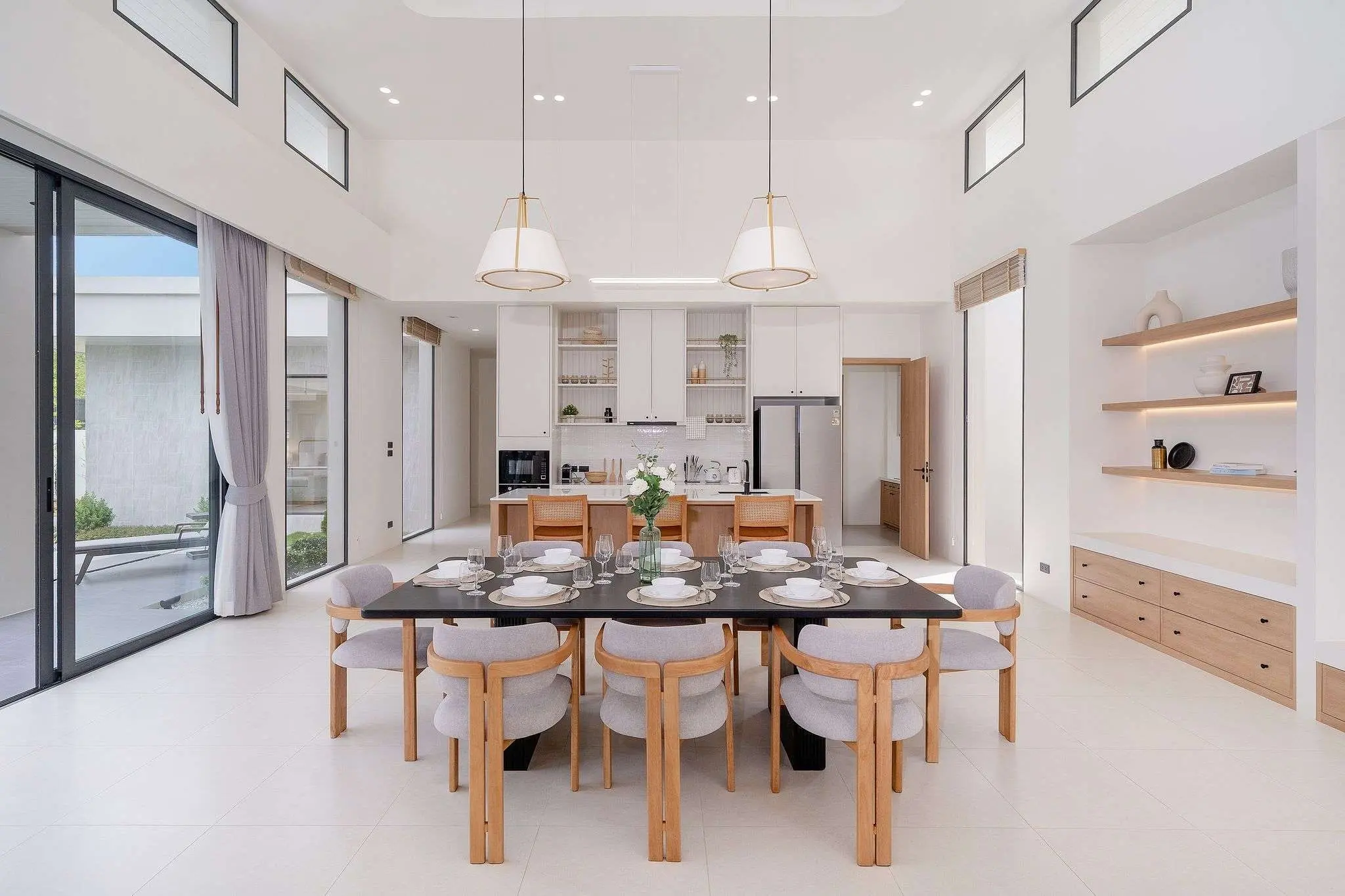 Luxury 4-Bedroom Pool Villas in Bangtao For Rent