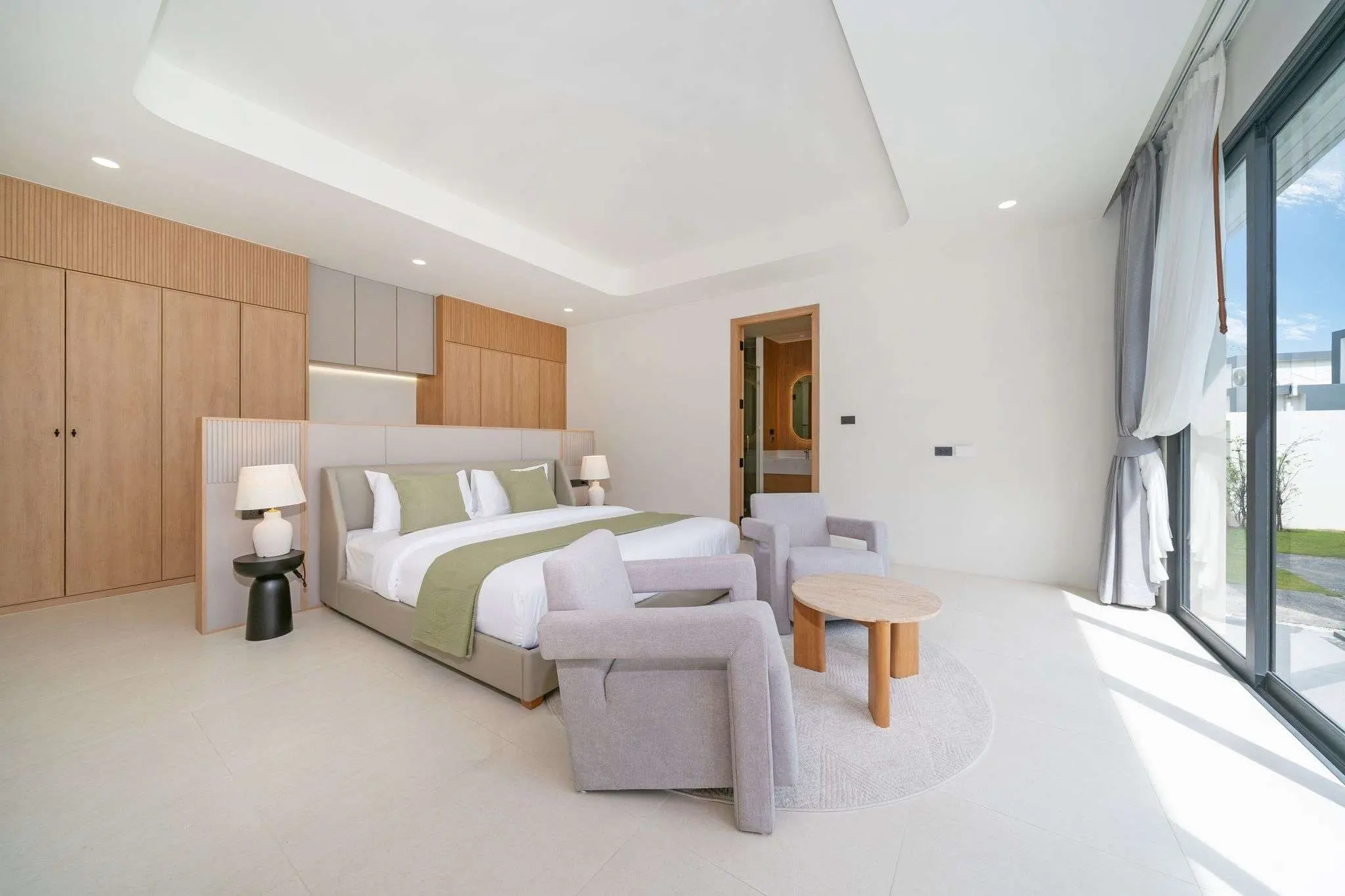 Luxury 4-Bedroom Pool Villas in Bangtao For Rent