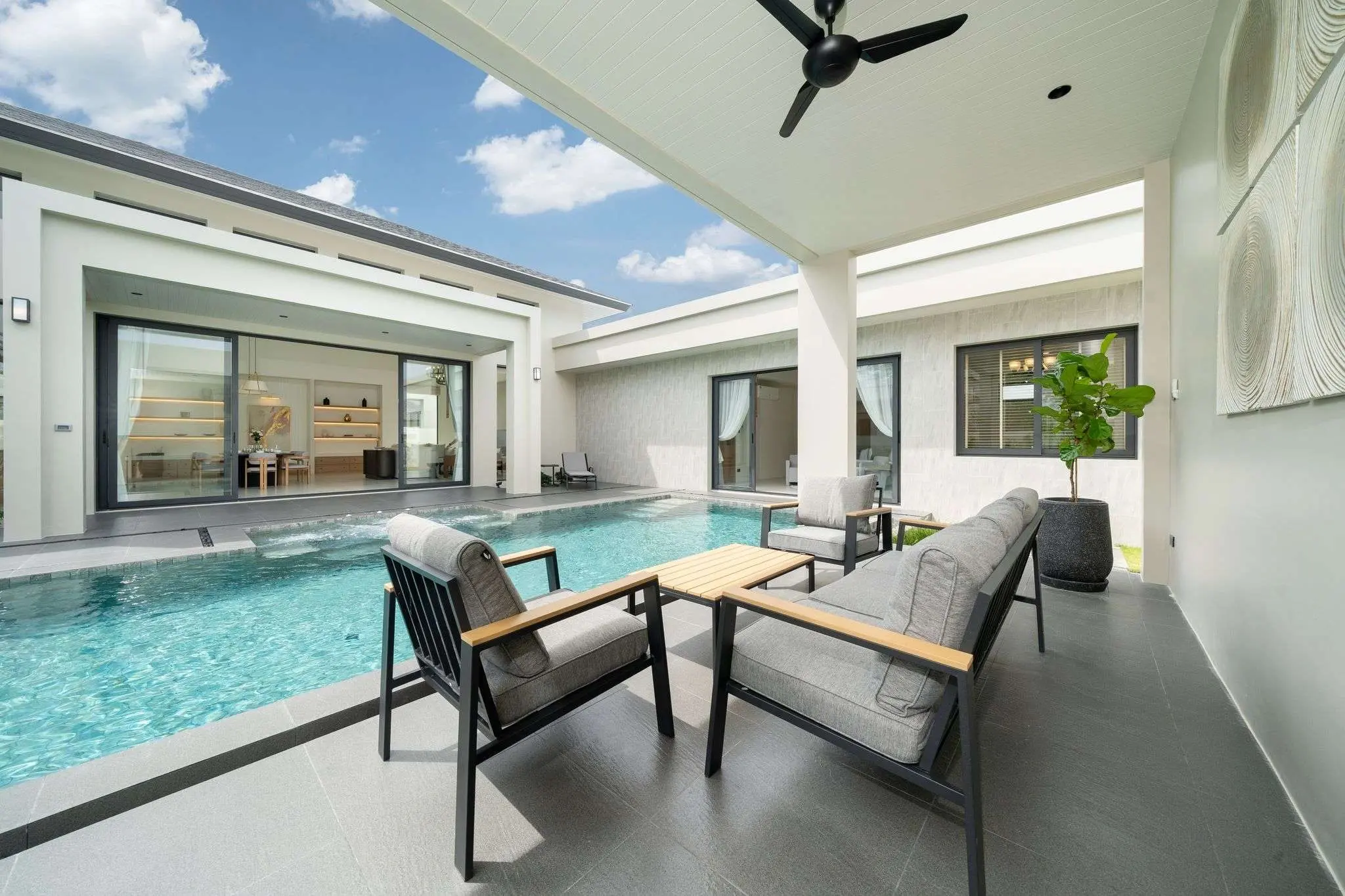 Luxury 4-Bedroom Pool Villas in Bangtao For Rent