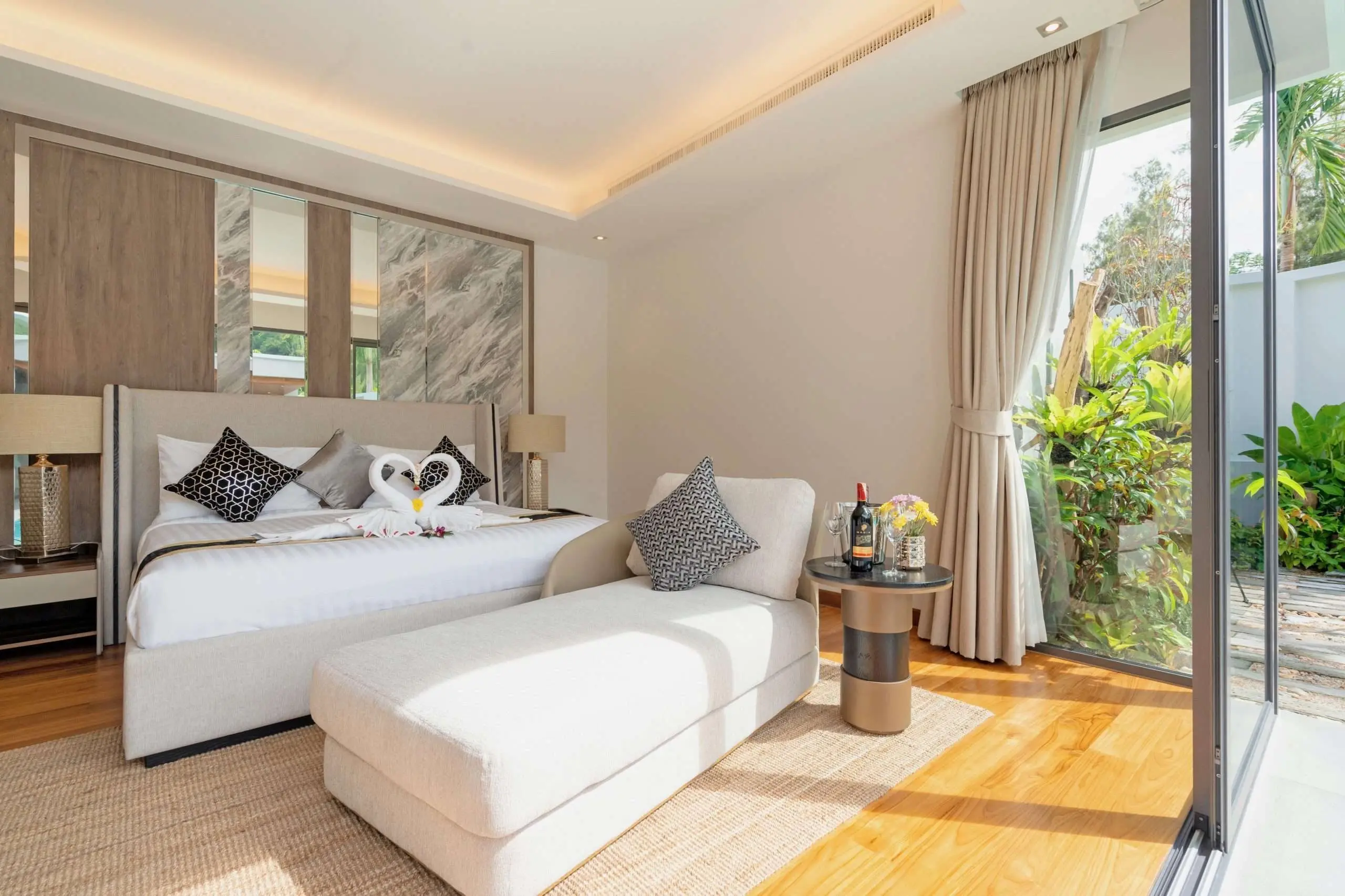 Modern Luxury Pool Villas in Prime Phuket Location