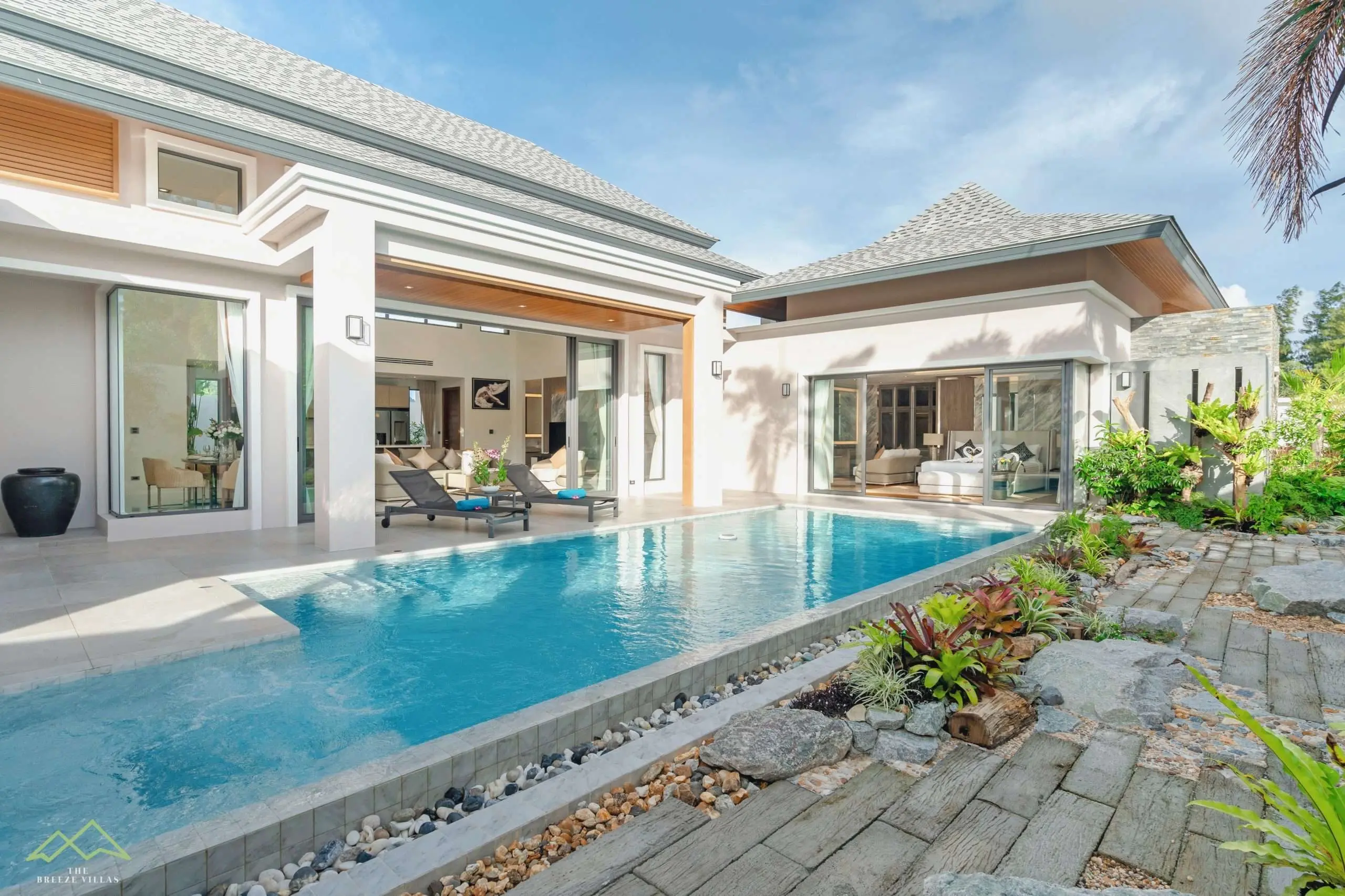 Modern Luxury Pool Villas in Prime Phuket Location