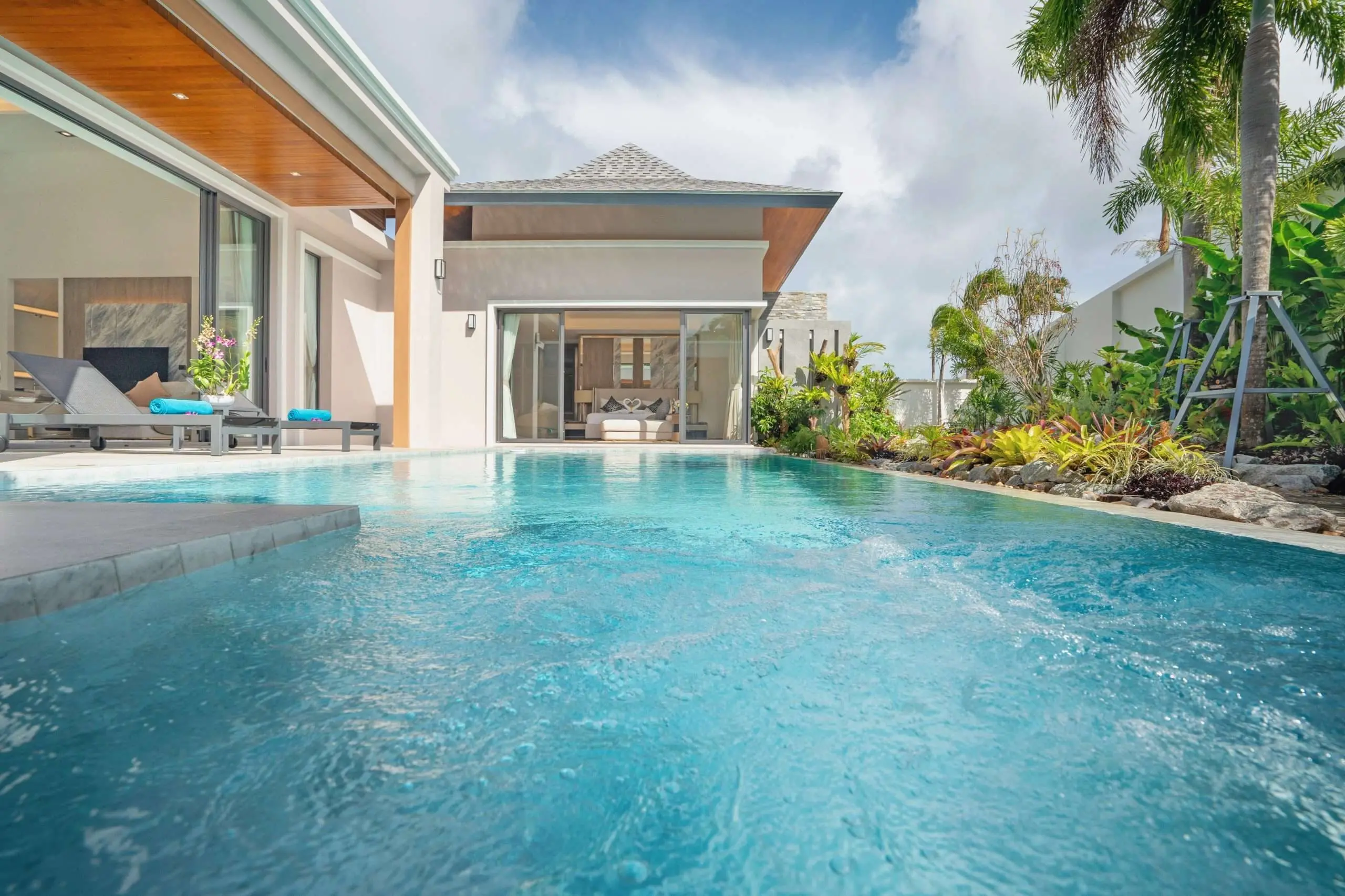 Modern Luxury Pool Villas in Prime Phuket Location