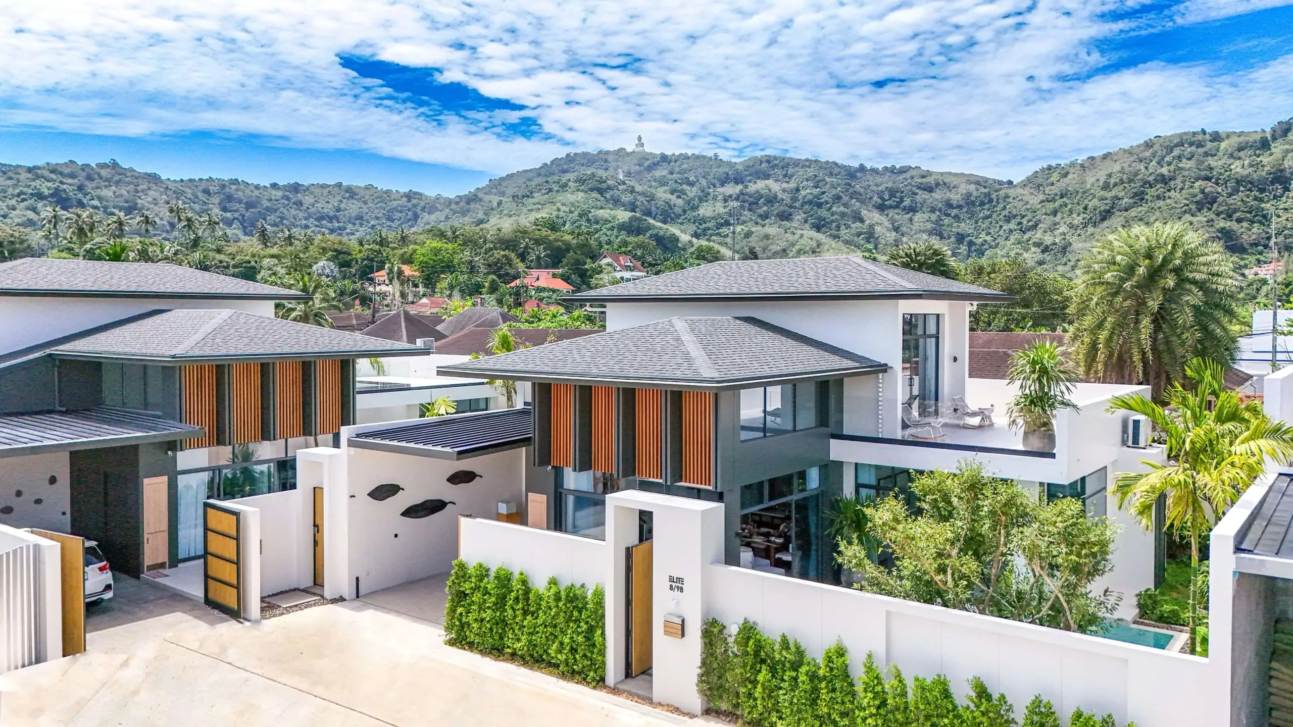 3-4 Bedrooms Luxury Pool Villas in Chalong, Phuket For Rent